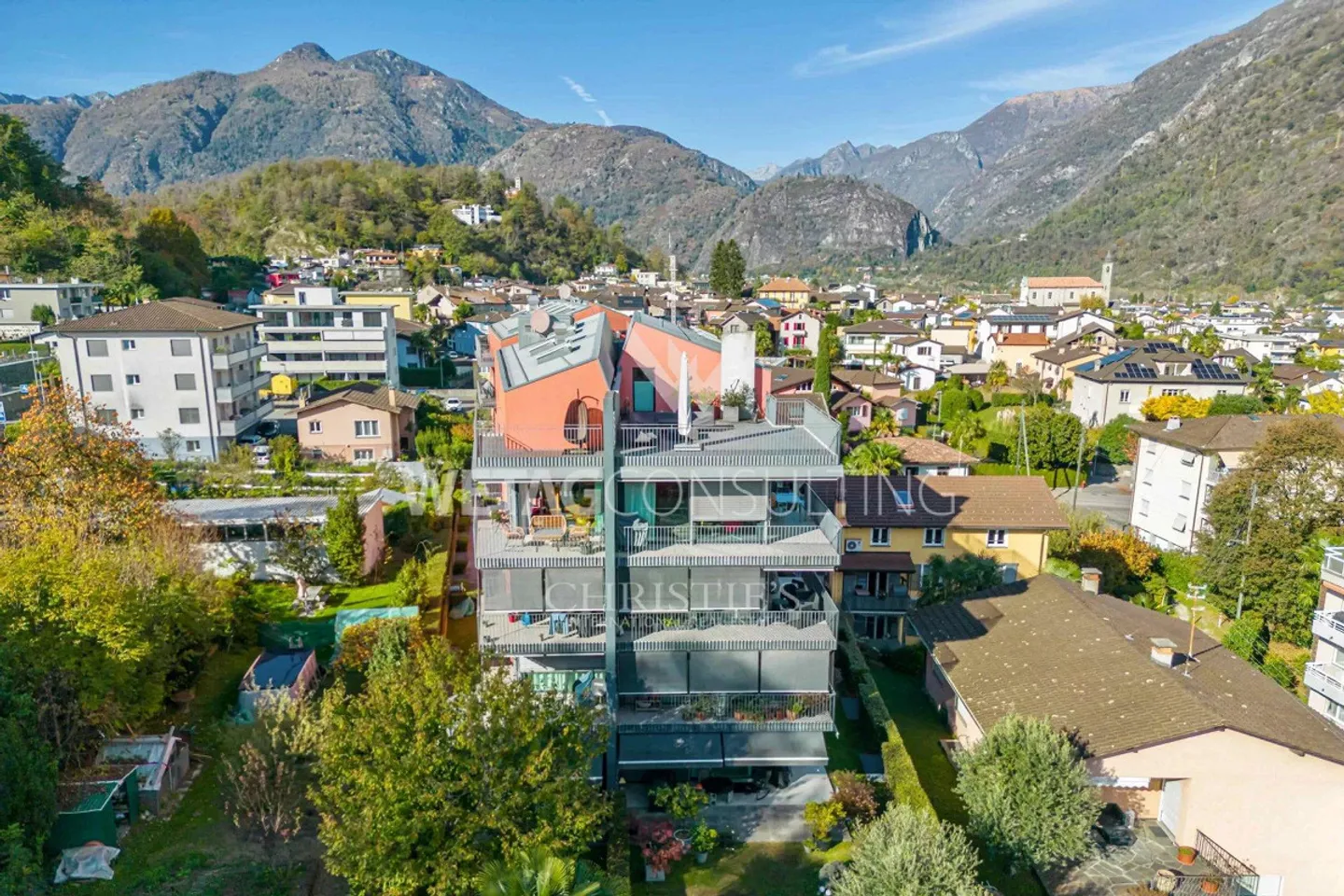 Moderno Appartamento Duplex con Terrazza Coperta in una Posizione Tranquilla - Foto 13 di 13