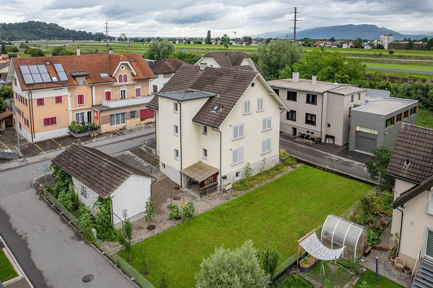4.5-Room Apartment - Photo 2 of 11