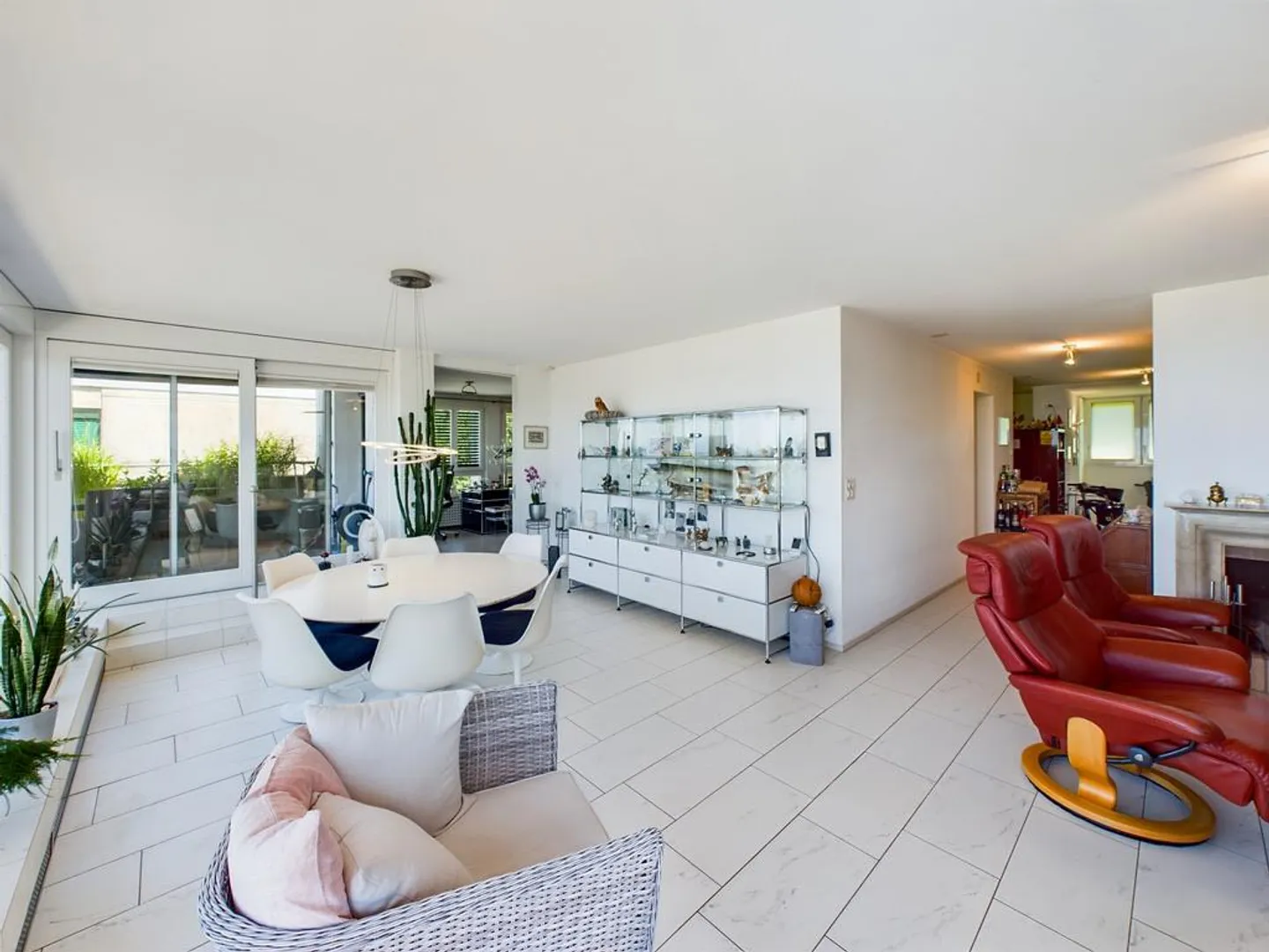 Unique penthouse apartment above the rooftops of St. Gallen - Photo 10 of 18