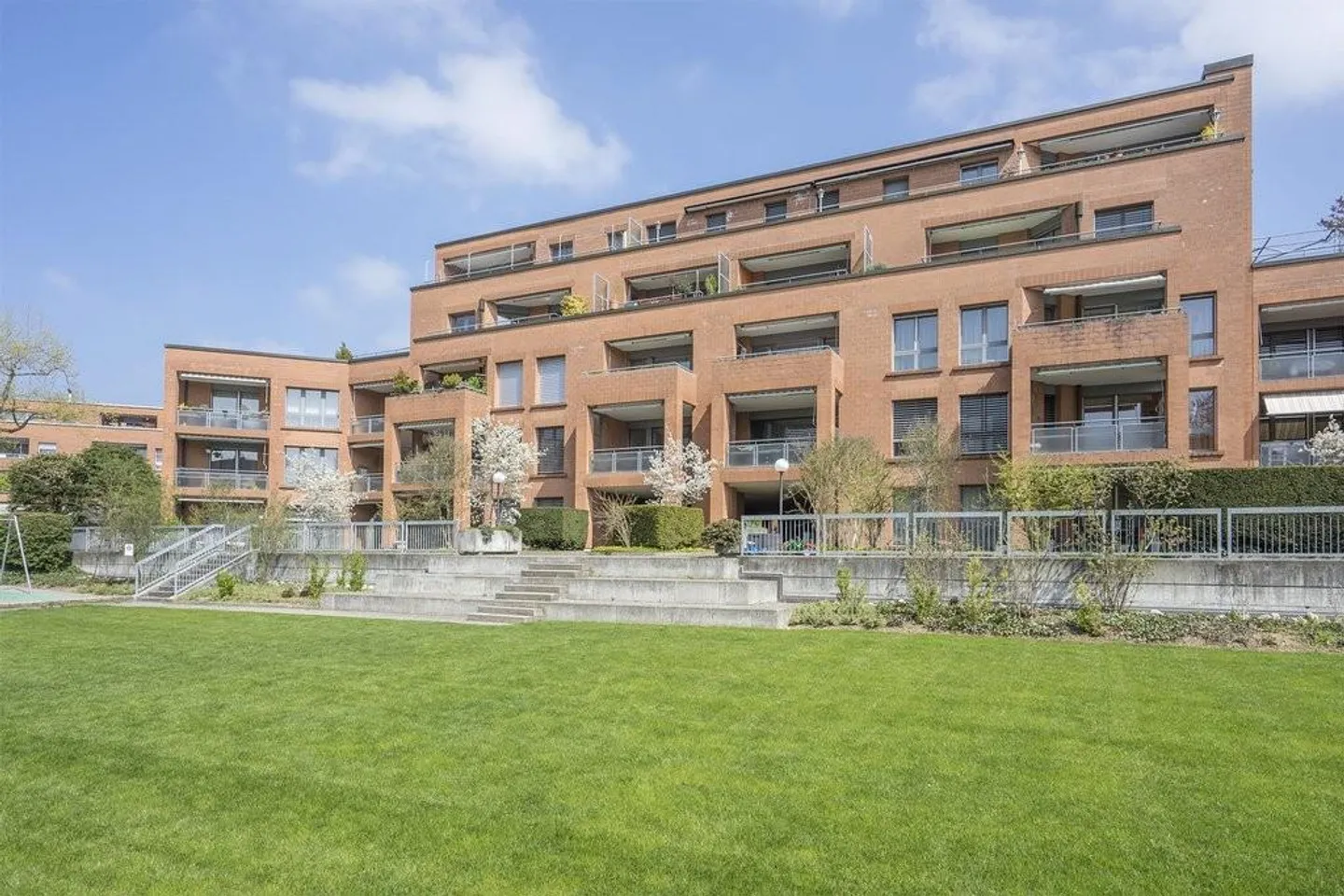 "Ziegelei-Märit": bel appartement spacieux de 4,5 pièces au 2ème étage - Photo 2 sur 12