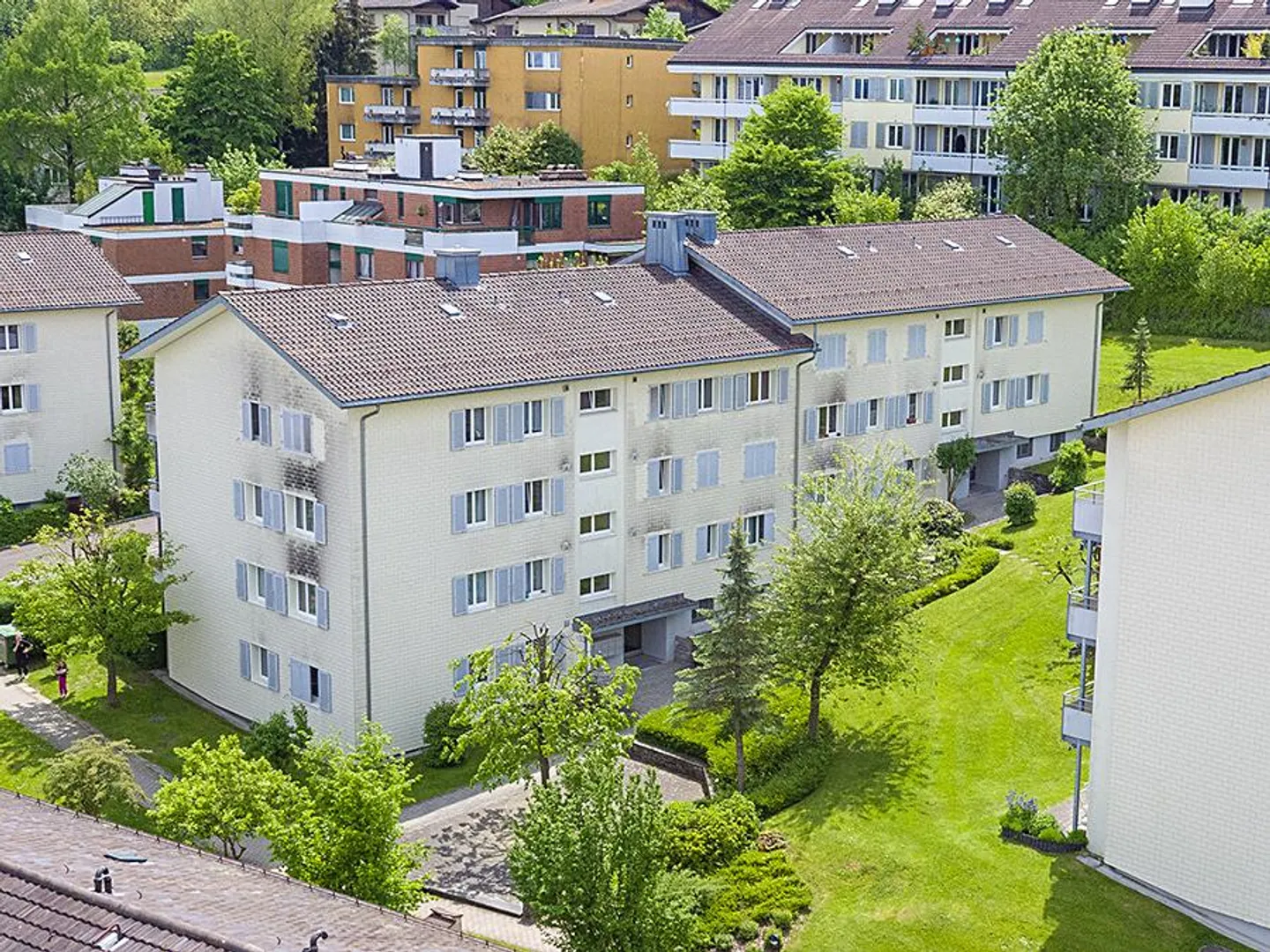 Appartamento luminoso di 3 stanze in una zona residenziale tranquilla - Foto 1 di 5