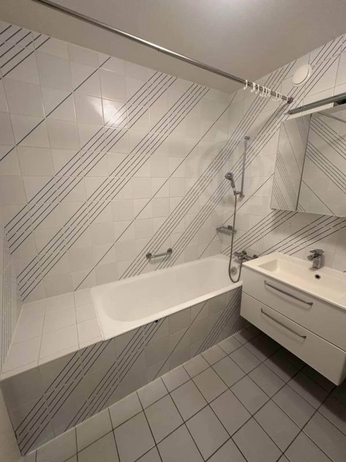 Super Apartment - Gland - Photo 3 of 5