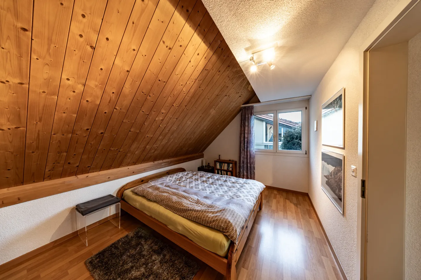 Spacieux et inondé de lumière avec une vue grandiose - Photo 7 sur 10