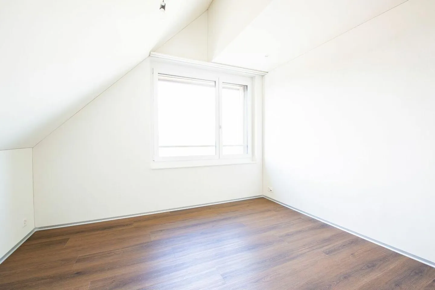 Modern Penthouse Apartment in the Heart of Nänikon - Photo 8 of 11