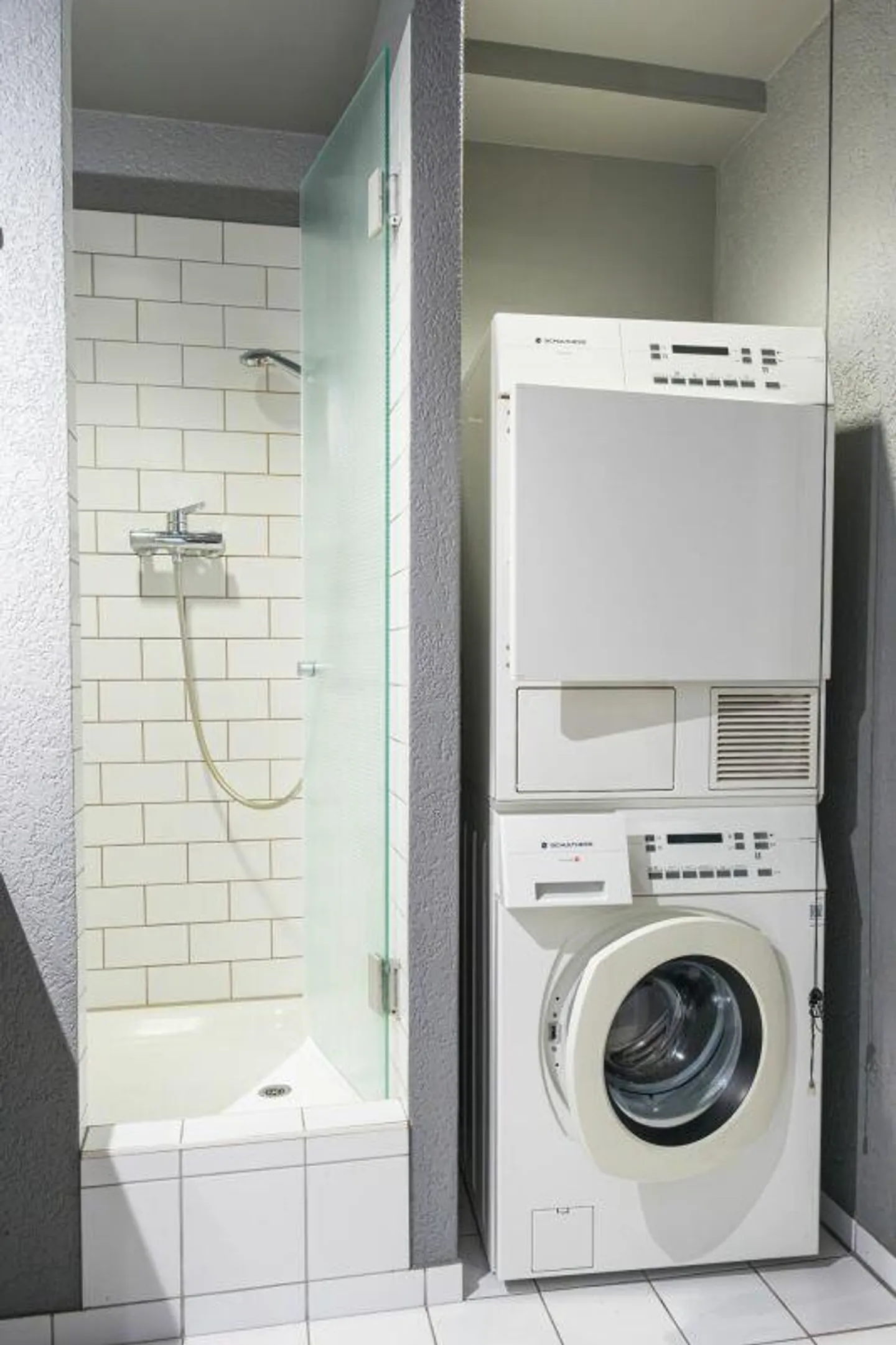 Appartement en duplex moderne et spacieux de 3,5 pièces au centre-ville - Photo 6 sur 16