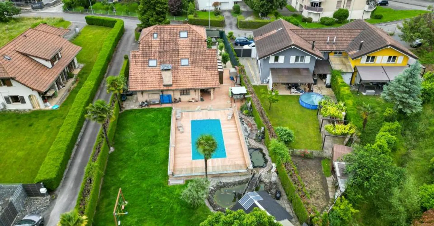 Stunning Villa with Pool - Photo 2 of 13