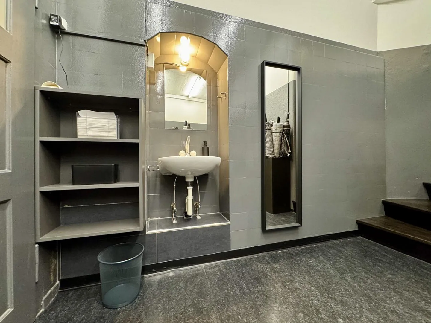 Boutique di charme nella città vecchia perfetta per marchi affermati - Foto 6 di 8
