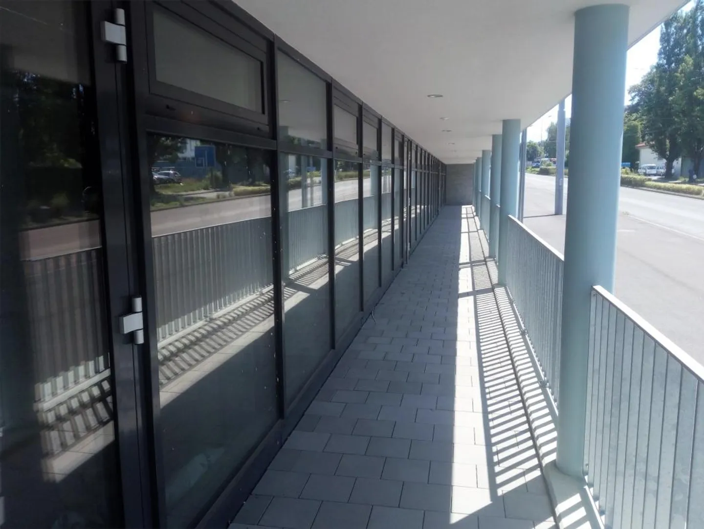 Gewerbearkade in neuem Viertel! Ausgezeichnete Sichtbarkeit - Foto 1 von 5