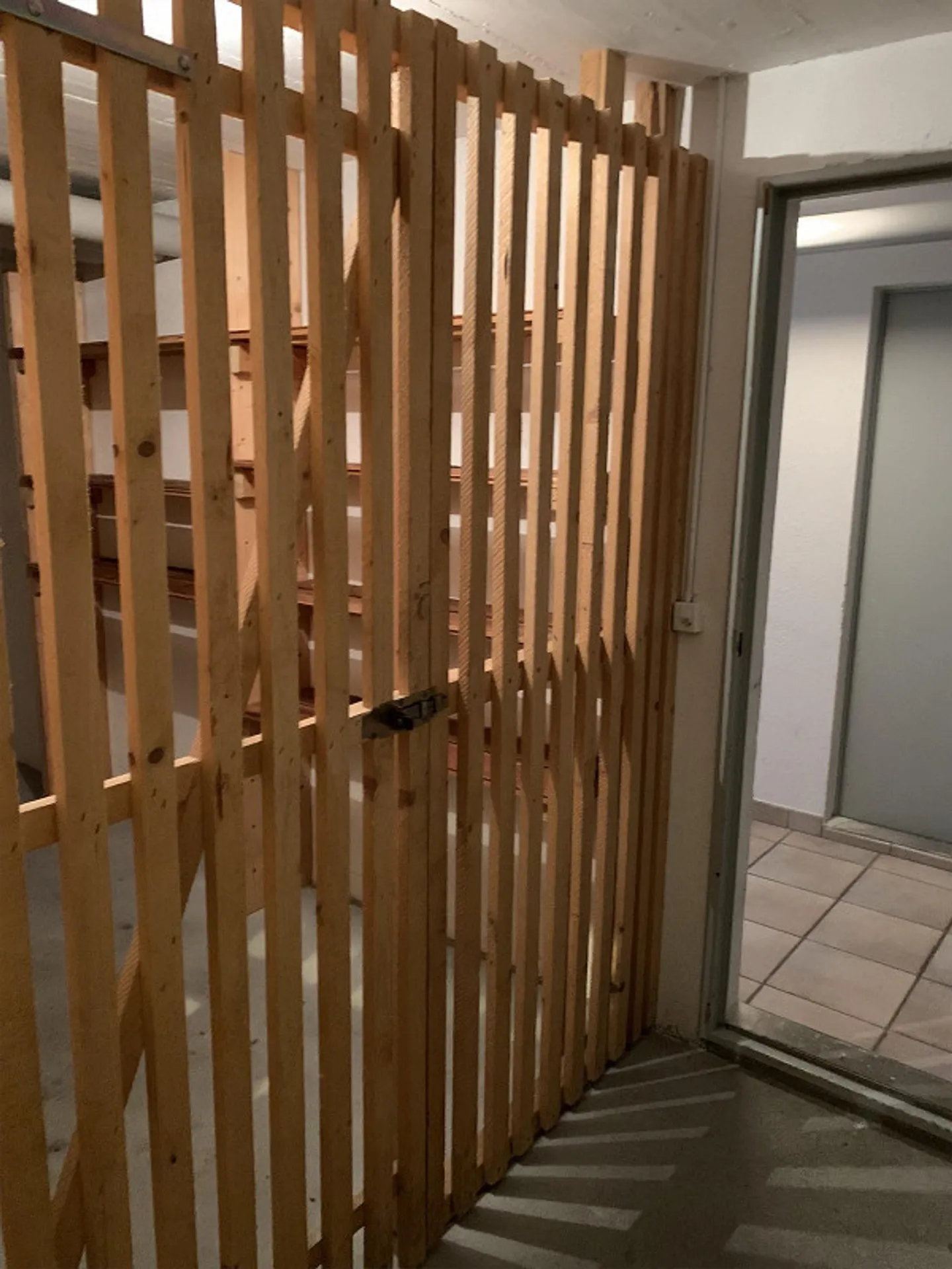 Quietly located, sunny 3 1/2 room attic apartment with two terraces - Photo 18 of 18