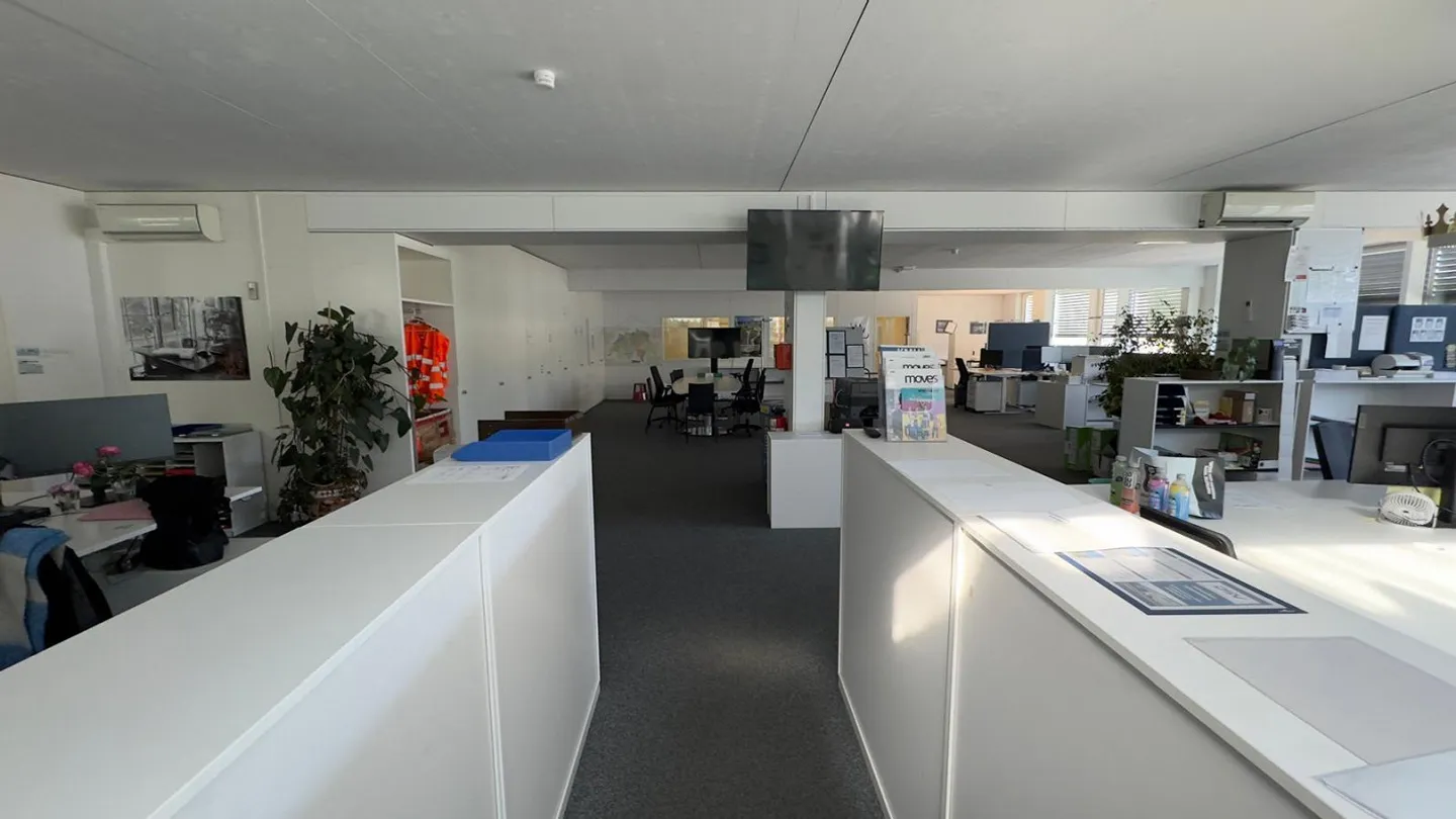 Spazio ufficio in affitto in una posizione centrale - Foto 2 di 13