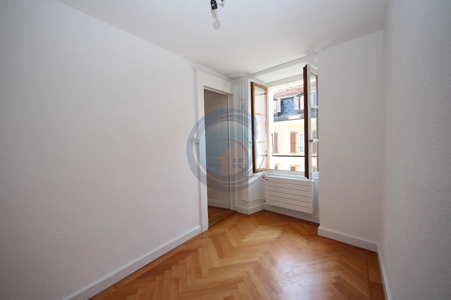 3,5-ZIMMER-DUPLEX-WOHNUNG IM HERZEN DER ALTSTADT VON VEVEY - Foto 9 von 12