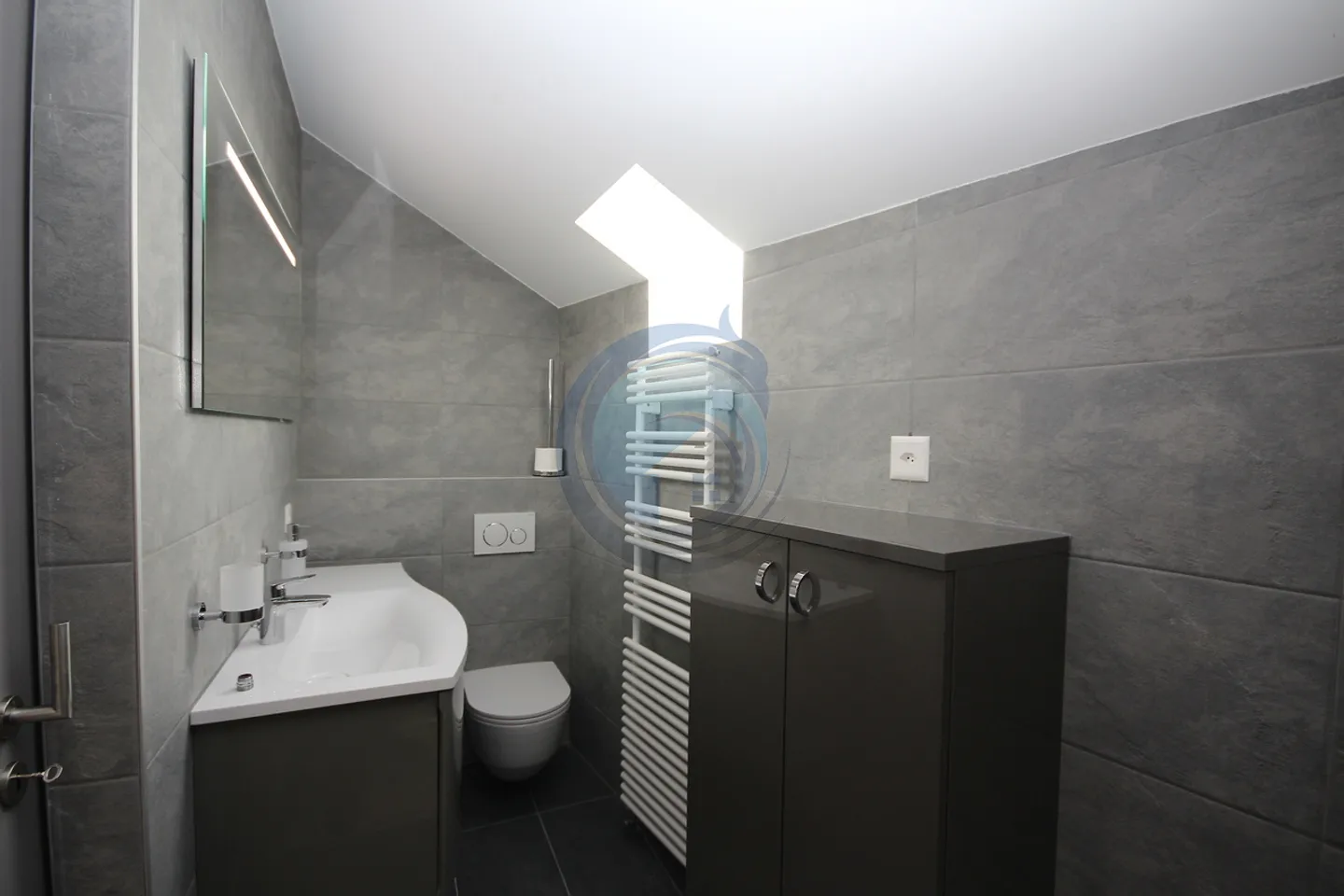 3,5-ZIMMER-DUPLEX-WOHNUNG IM HERZEN DER ALTSTADT VON VEVEY - Foto 10 von 12