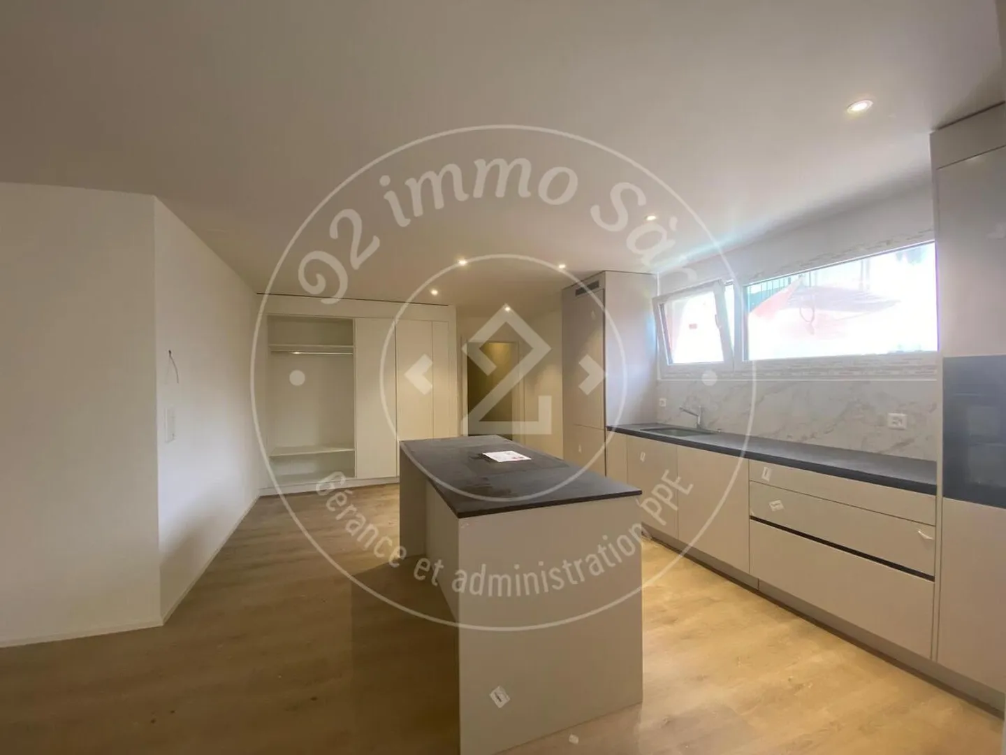 Magnificent 4.5-room apartment with garden - Photo 3 of 8