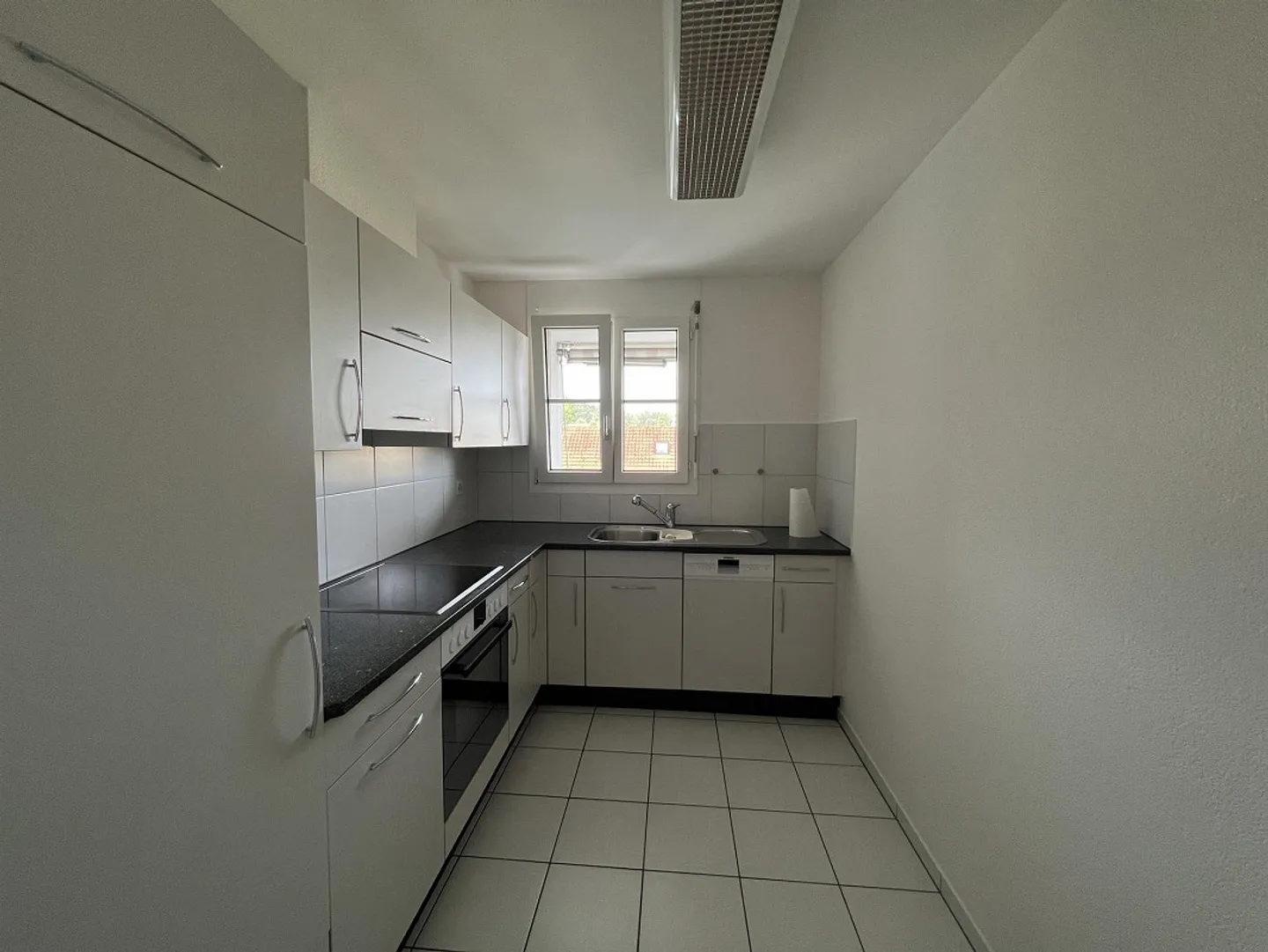 3.5-Room Garden Apartment - Photo 2 of 9