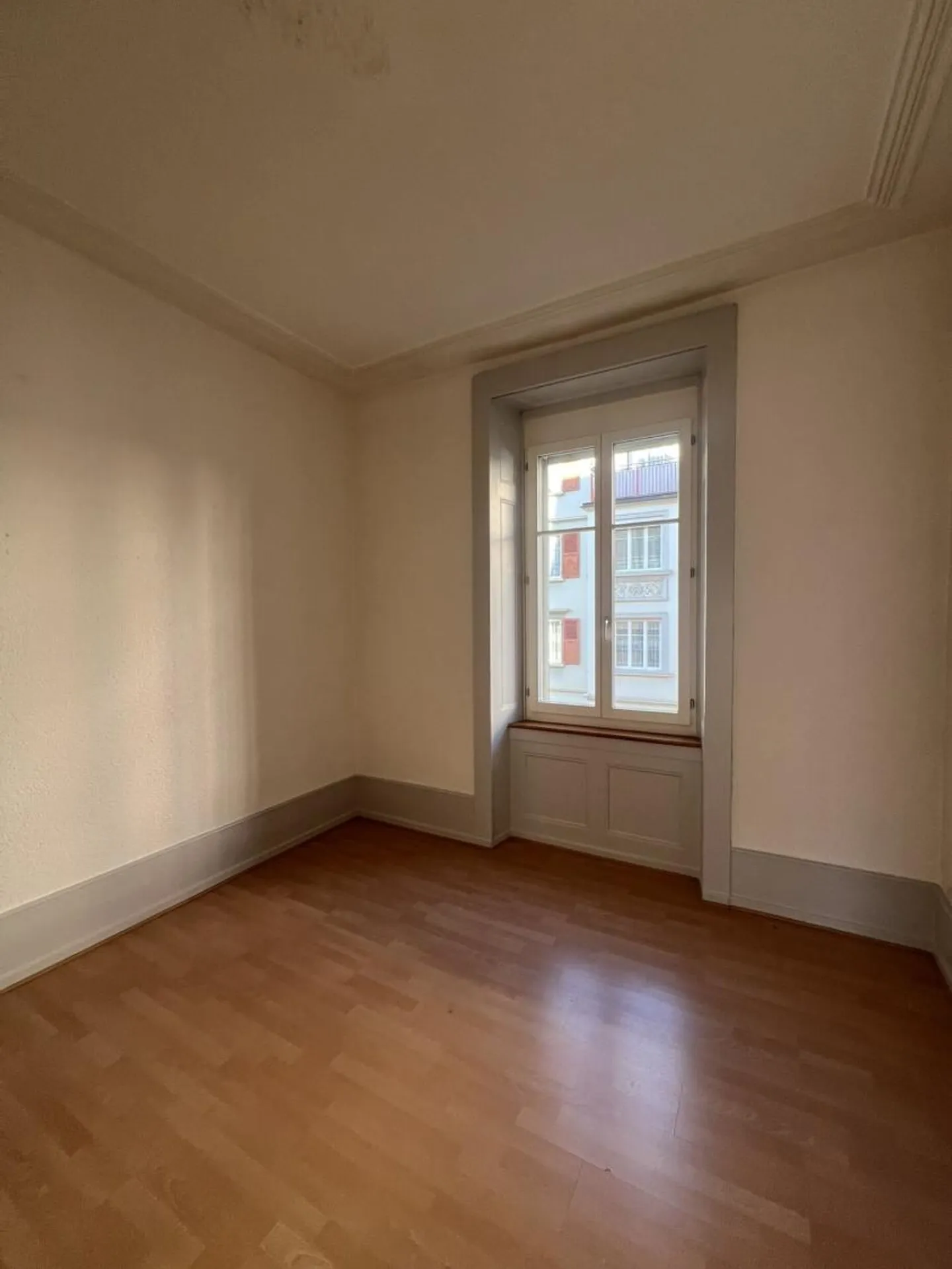 Sankt-Imier, beautiful 3-room apartment with equipped kitchen - Photo 4 of 6