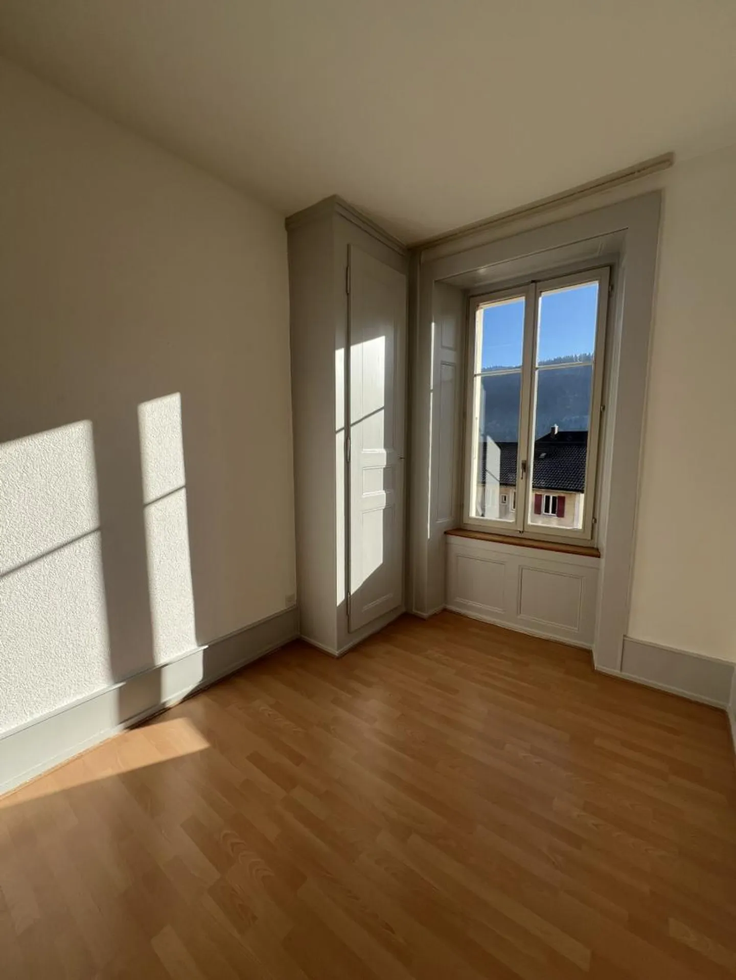 Sankt-Imier, beautiful 3-room apartment with equipped kitchen - Photo 5 of 6