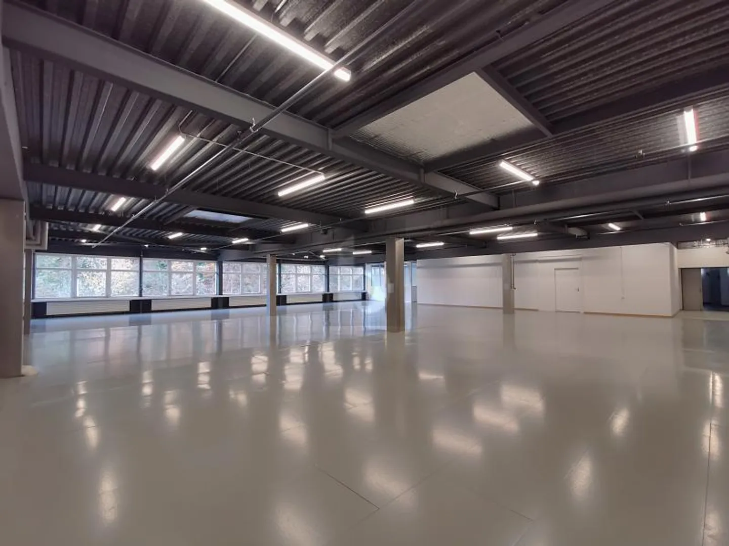 STANZA MULTIFUNZIONALE - UFFICIO / MAGAZZINO / PRODUZIONE - Foto 2 di 6