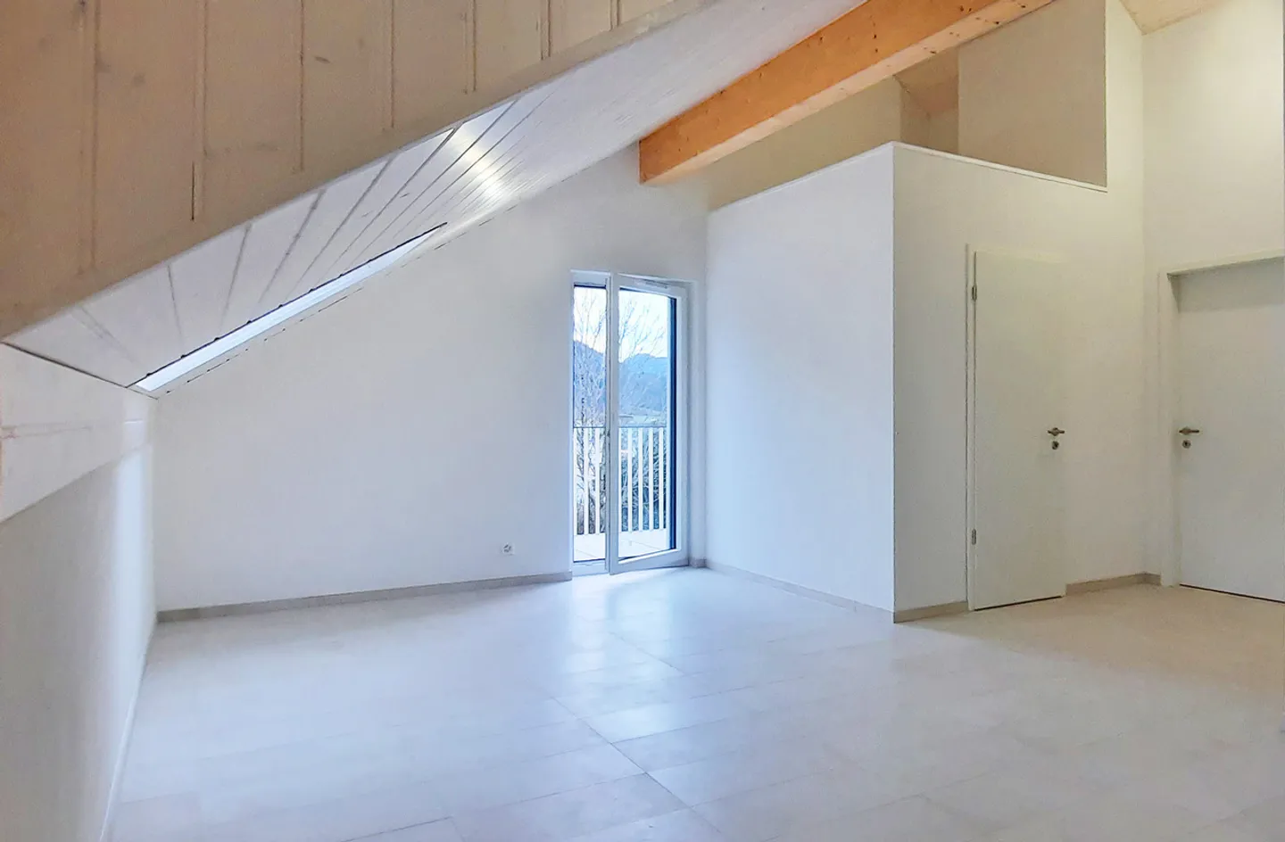 Dans immeuble très récent, 3,5 pces avec balcon et garage - Photo 3 sur 10