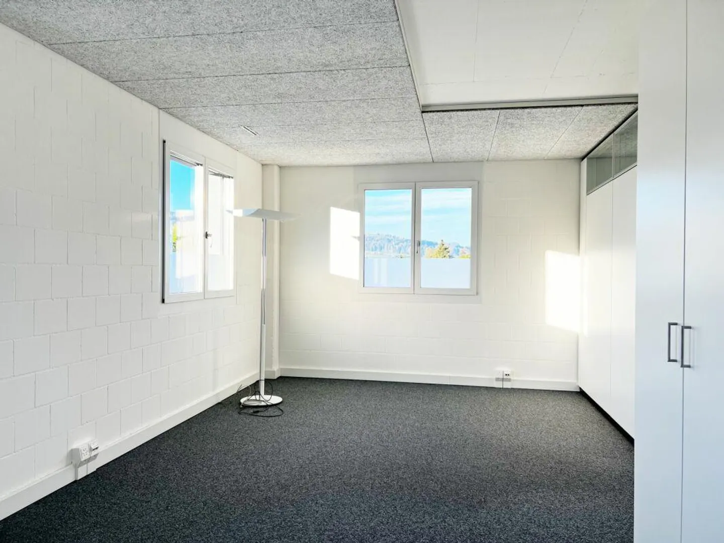 Modernes Büro zu vermieten - Foto 1 von 8