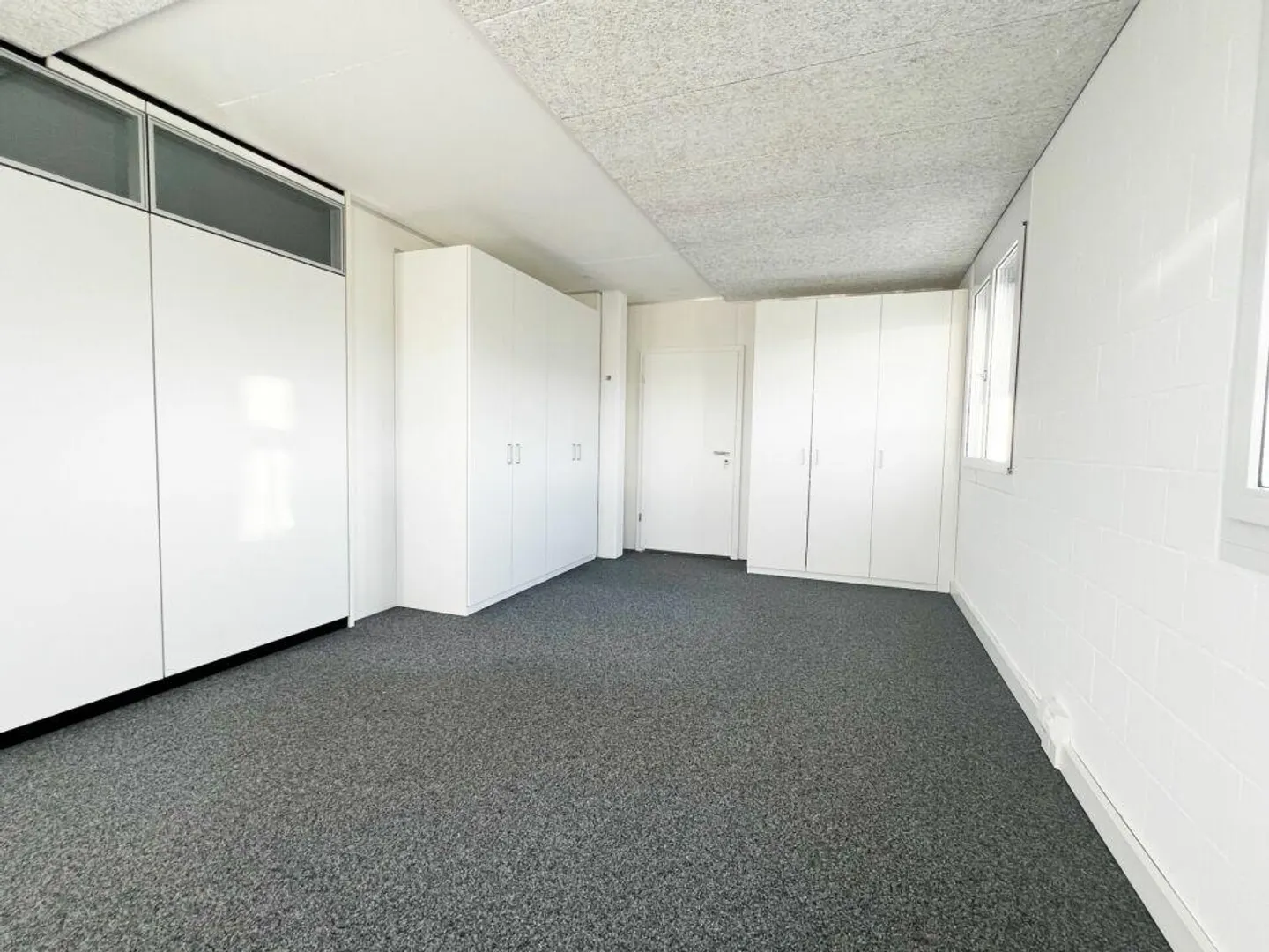 Modernes Büro zu vermieten - Foto 2 von 8