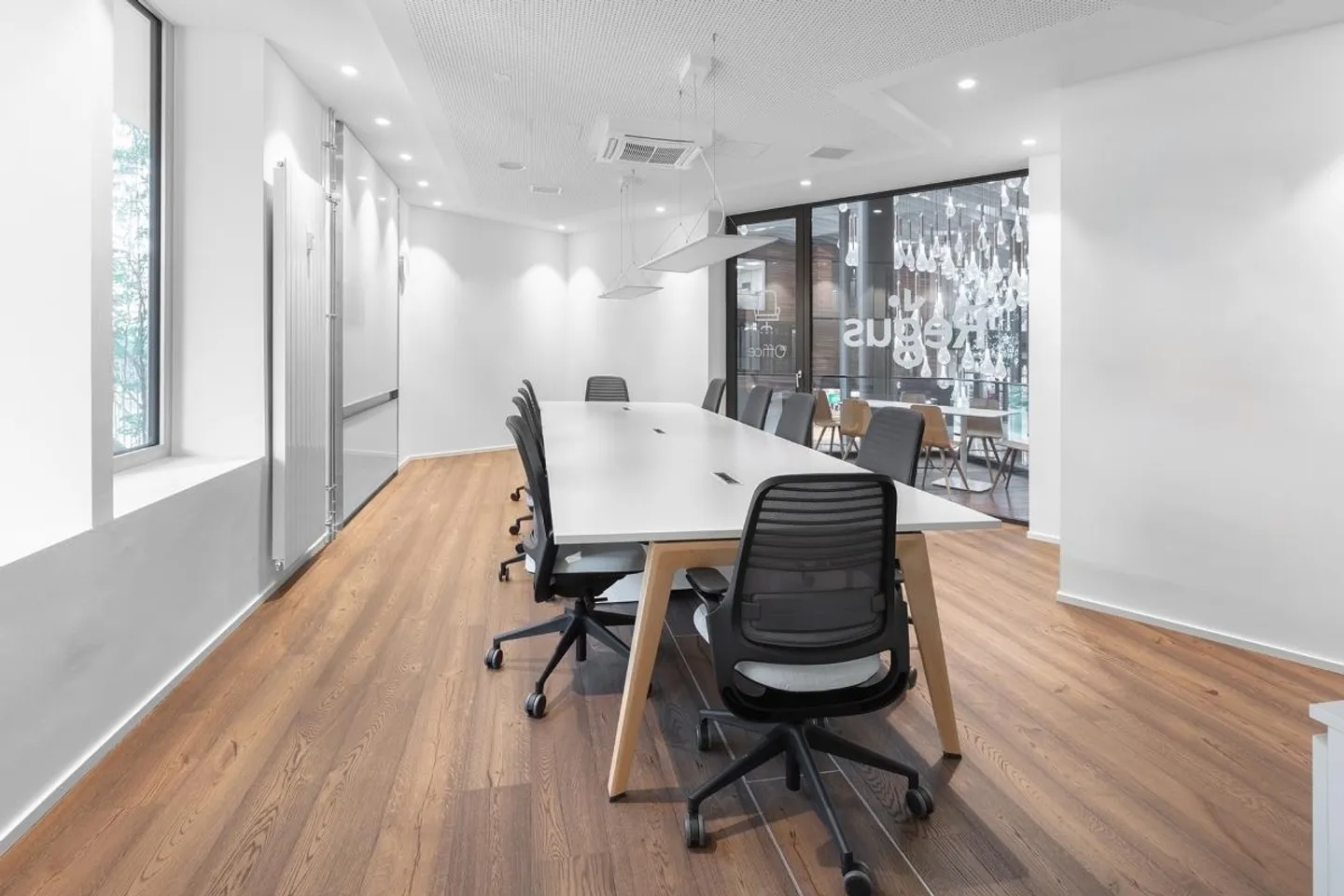 Uffici open space per 10 persone in Regus Stücki Village - Foto 2 di 7