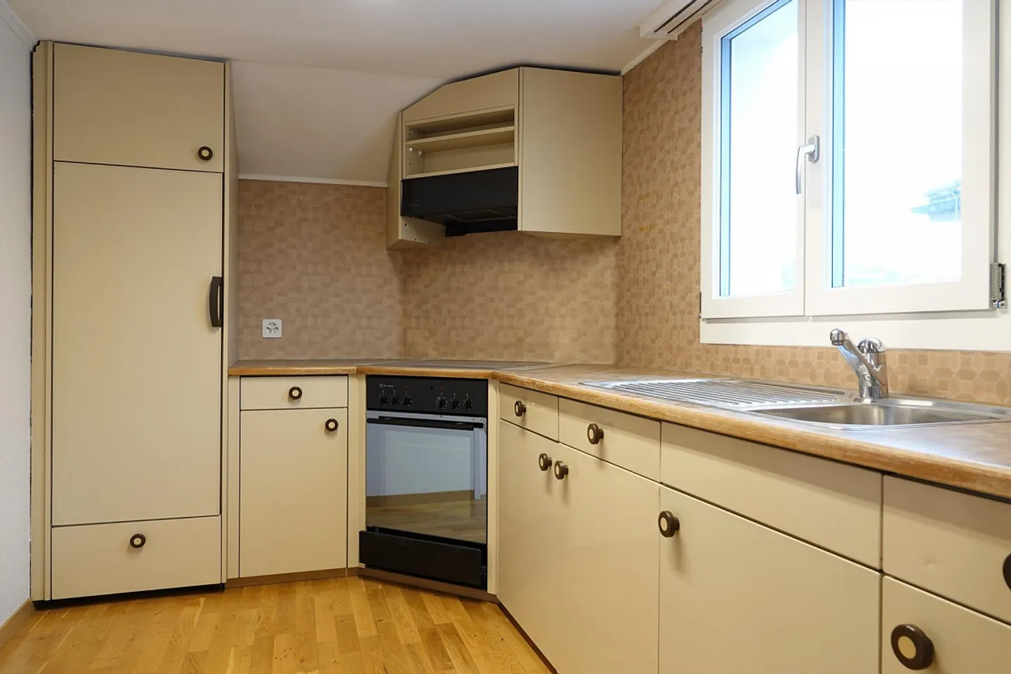 Bright 7.5 Room Maisonette Apartment - Photo 3 of 10