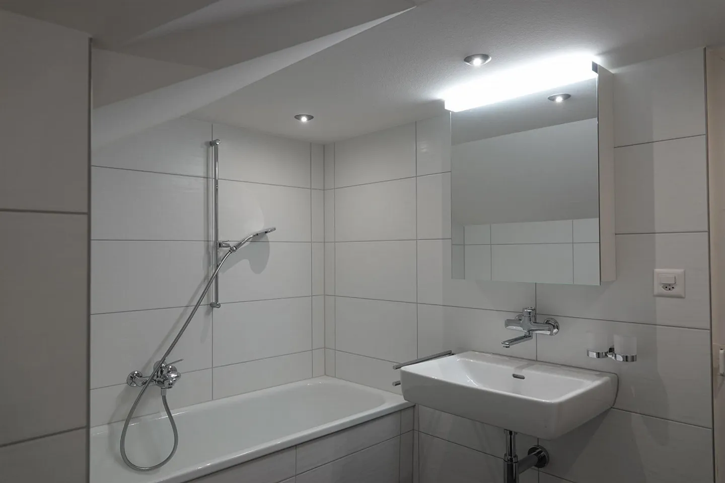 Bright 7.5 Room Maisonette Apartment - Photo 5 of 10