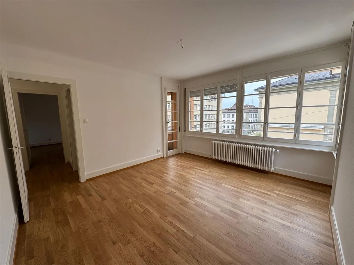 Bel appartement de 5.5 pièces, 2ème étage, env. 107 m2 - Photo 2 sur 6