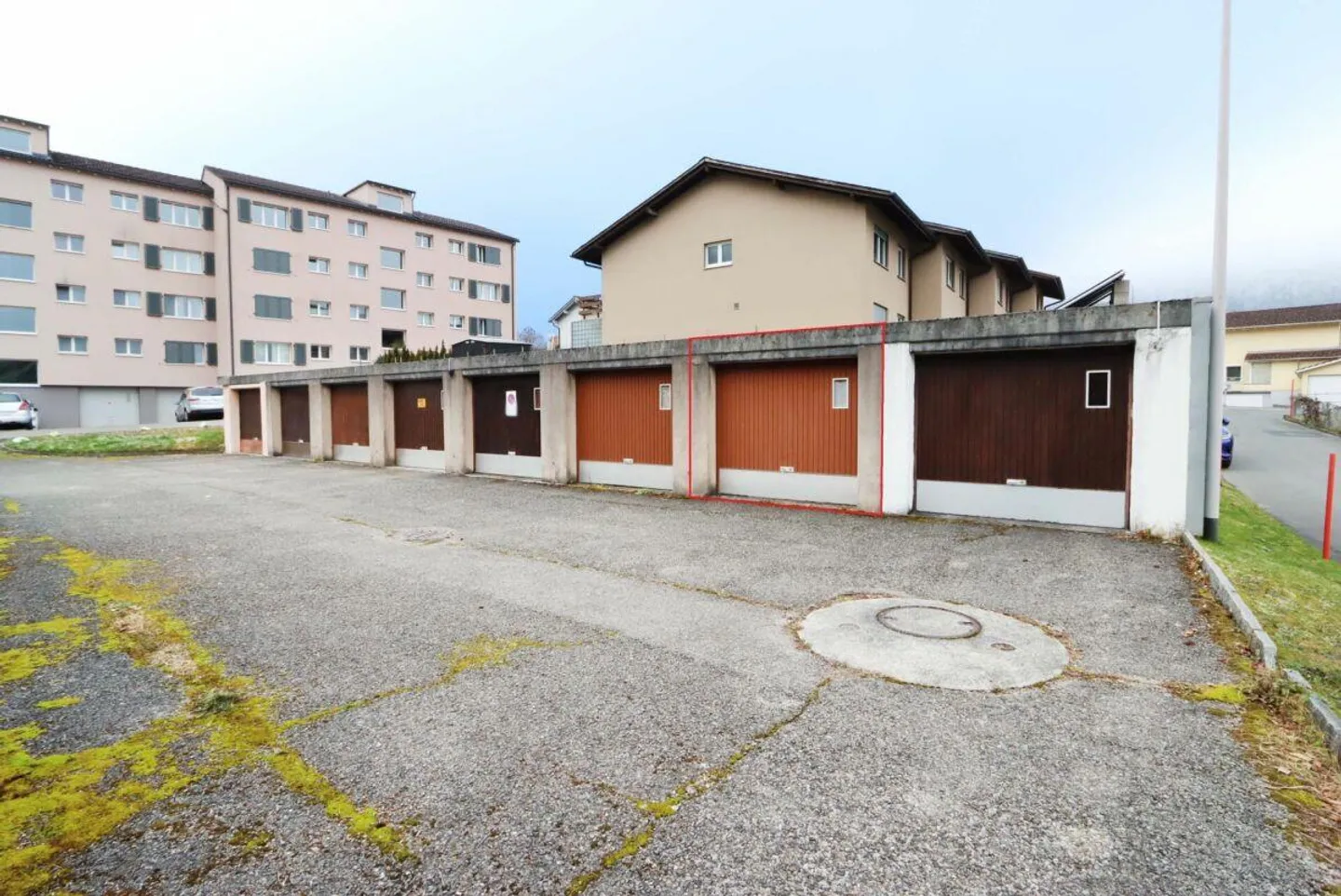 Charming terraced house with garden in a family-friendly location in Netstal - Photo 6 of 8