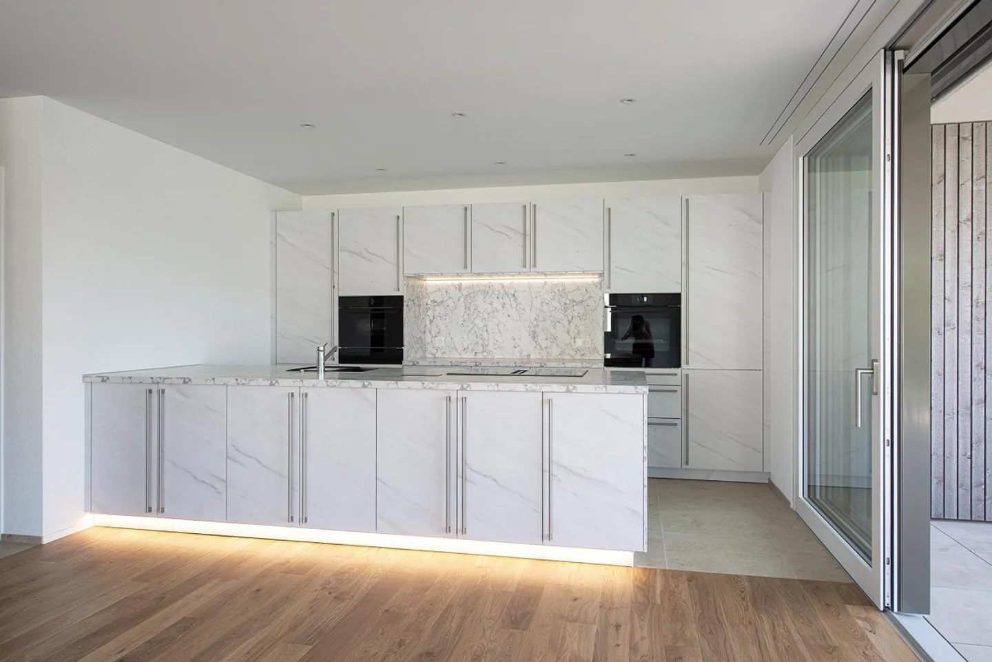 Appartement moderne de 3,5 pièces avec finition de haute qualité - Photo 3 sur 15