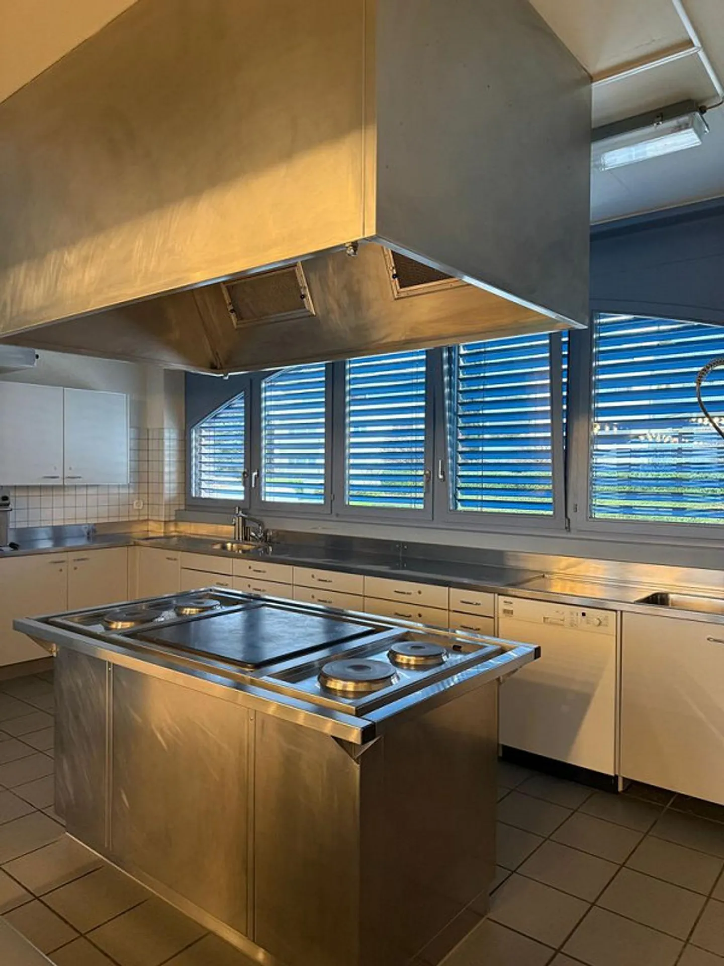 Partially renovated apartment in Rafz - Photo 2 of 8