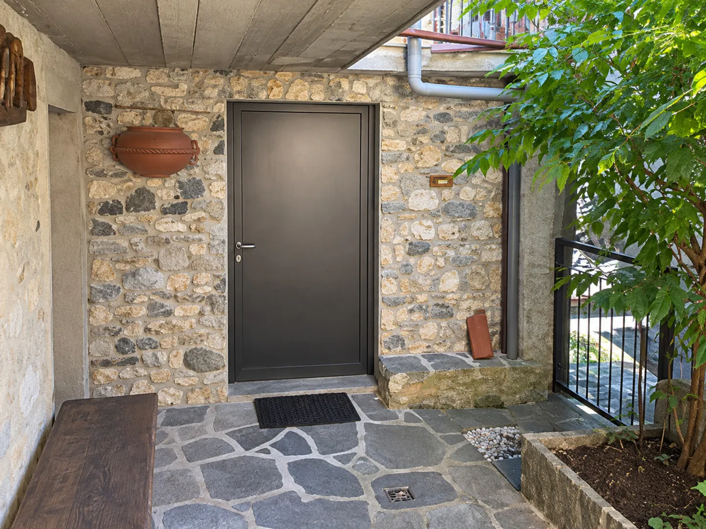 Graziosa Casa Rustica a Bré - Foto 10 di 12