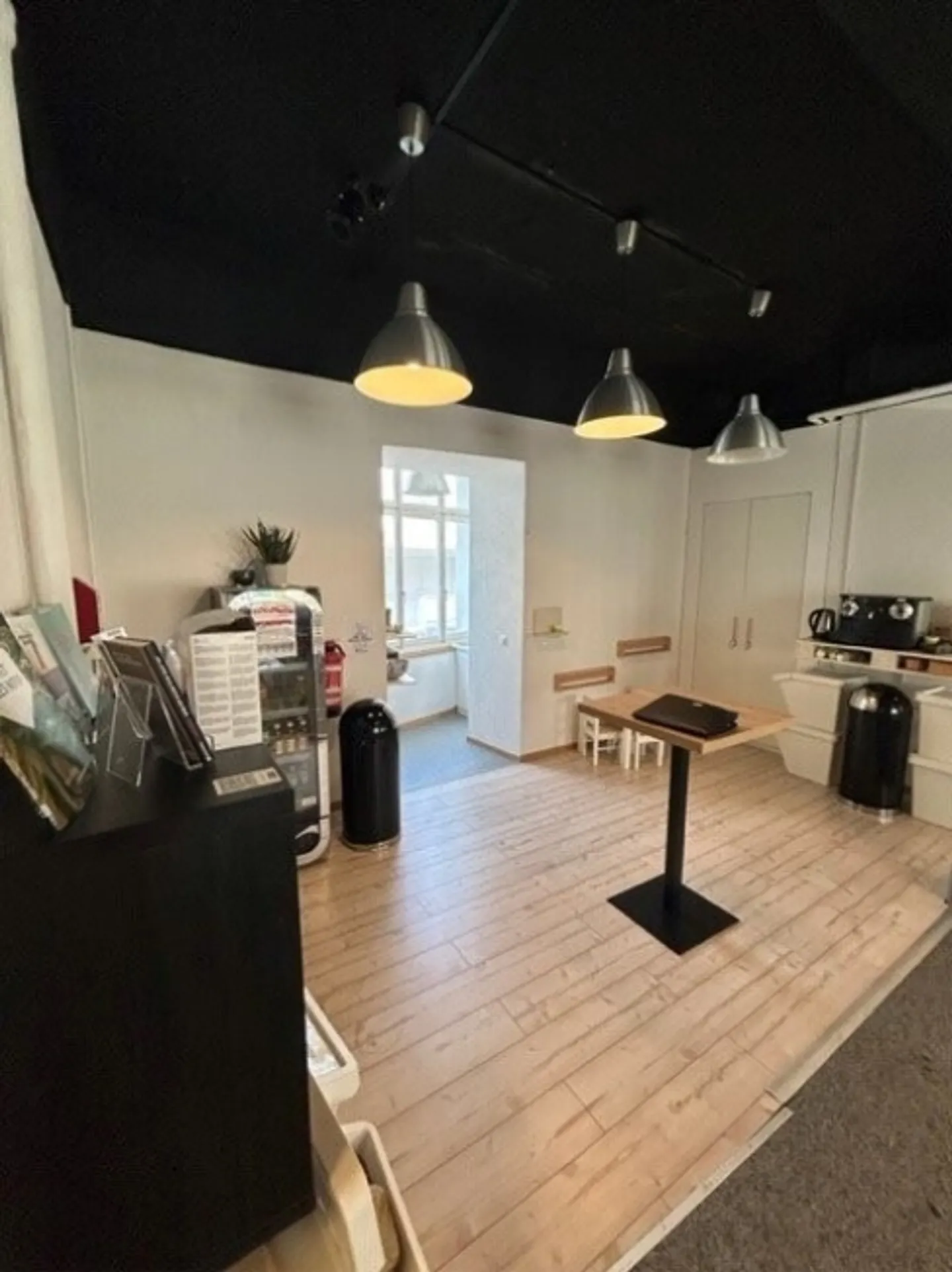 Espace commercial spacieux et polyvalent dans un emplacement central à Aarau - Photo 5 sur 10