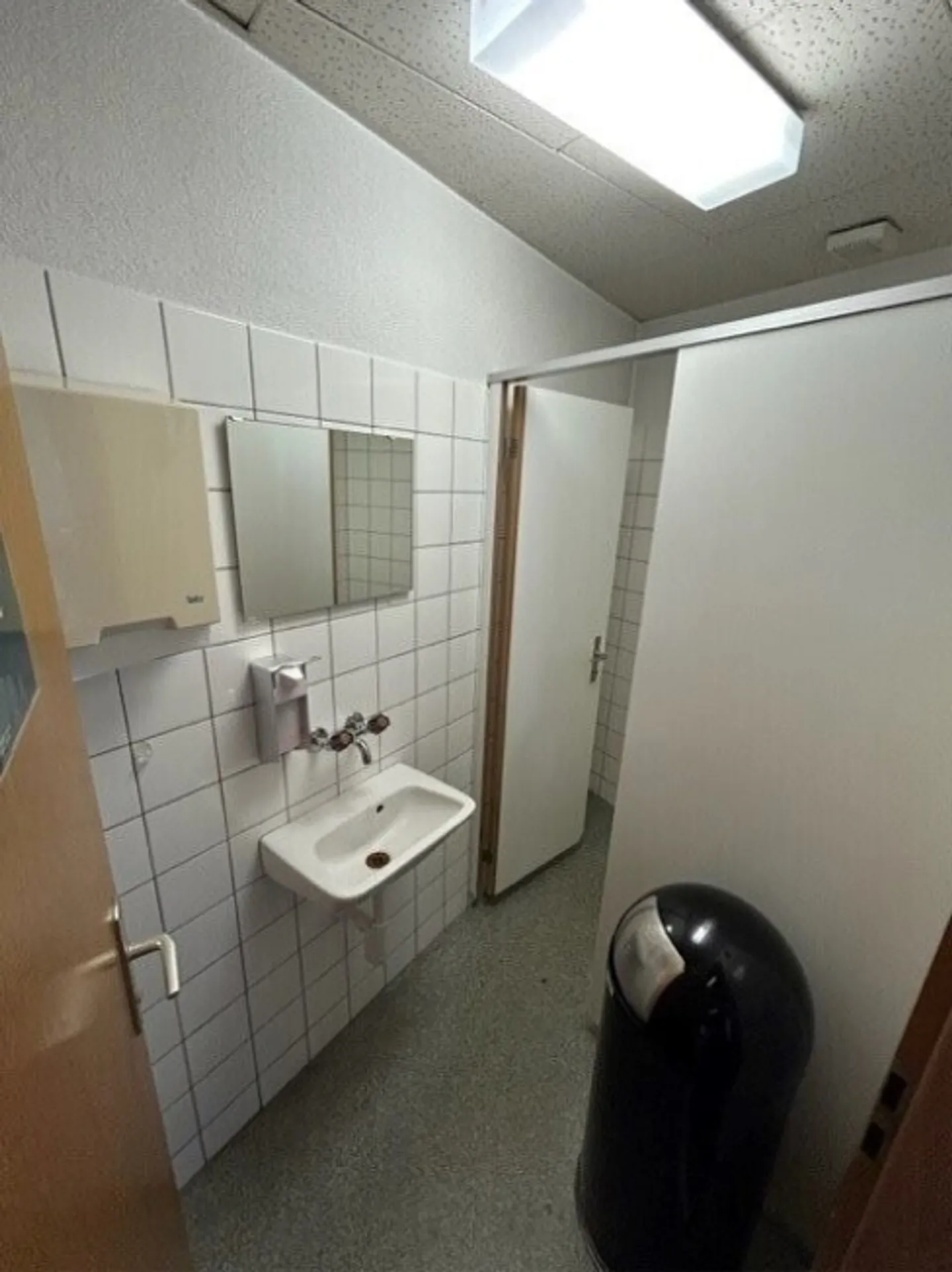 Espace commercial spacieux et polyvalent dans un emplacement central à Aarau - Photo 8 sur 10