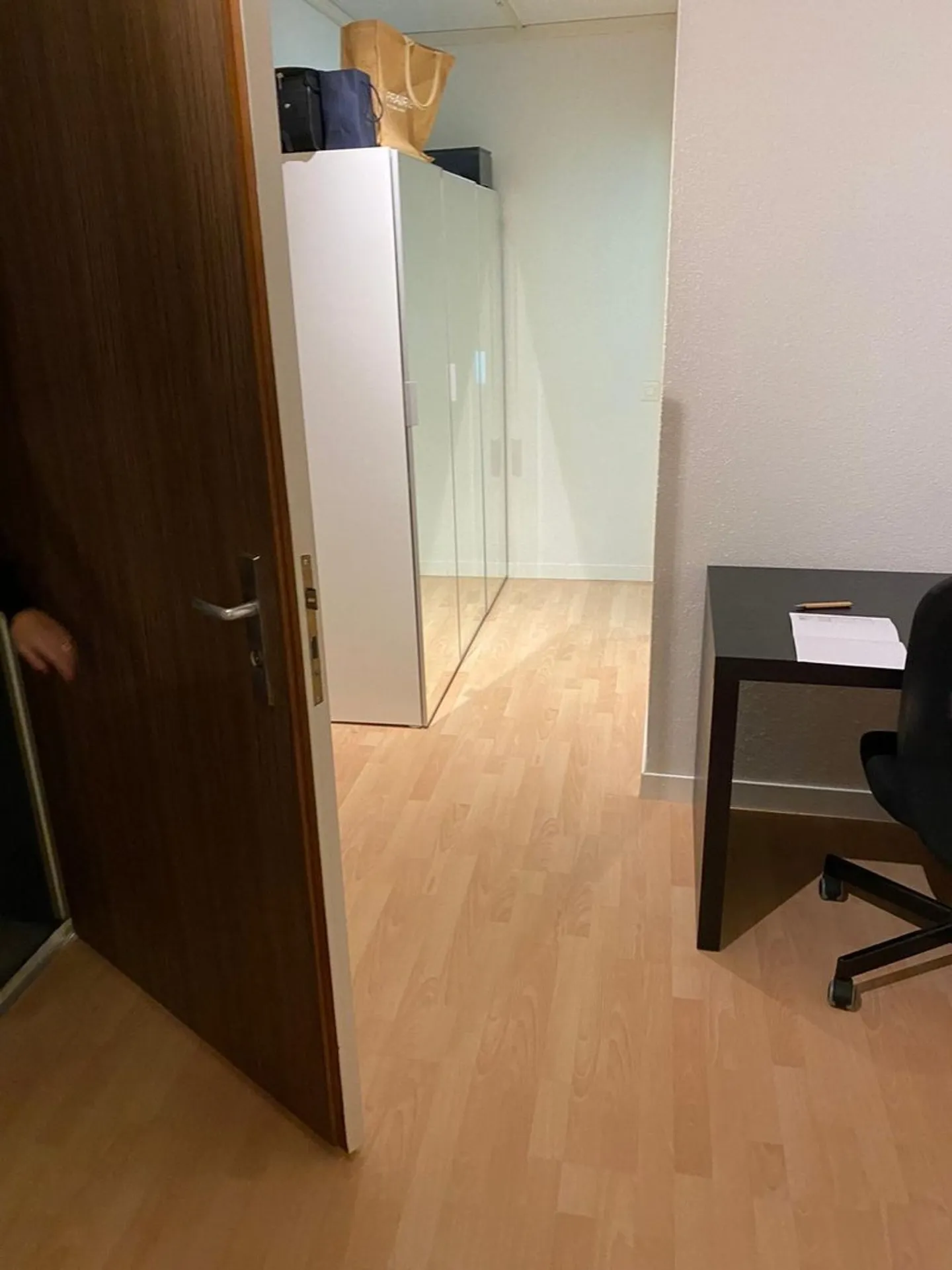 Apartment for rent - Photo 3 of 6