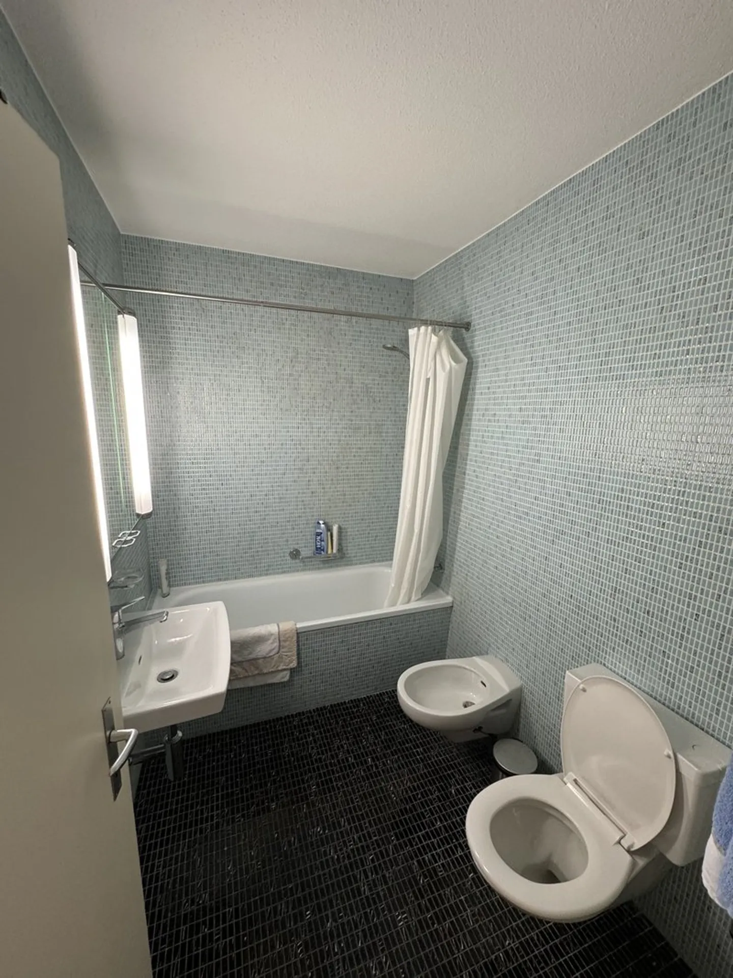 Apartment for rent - Photo 4 of 6