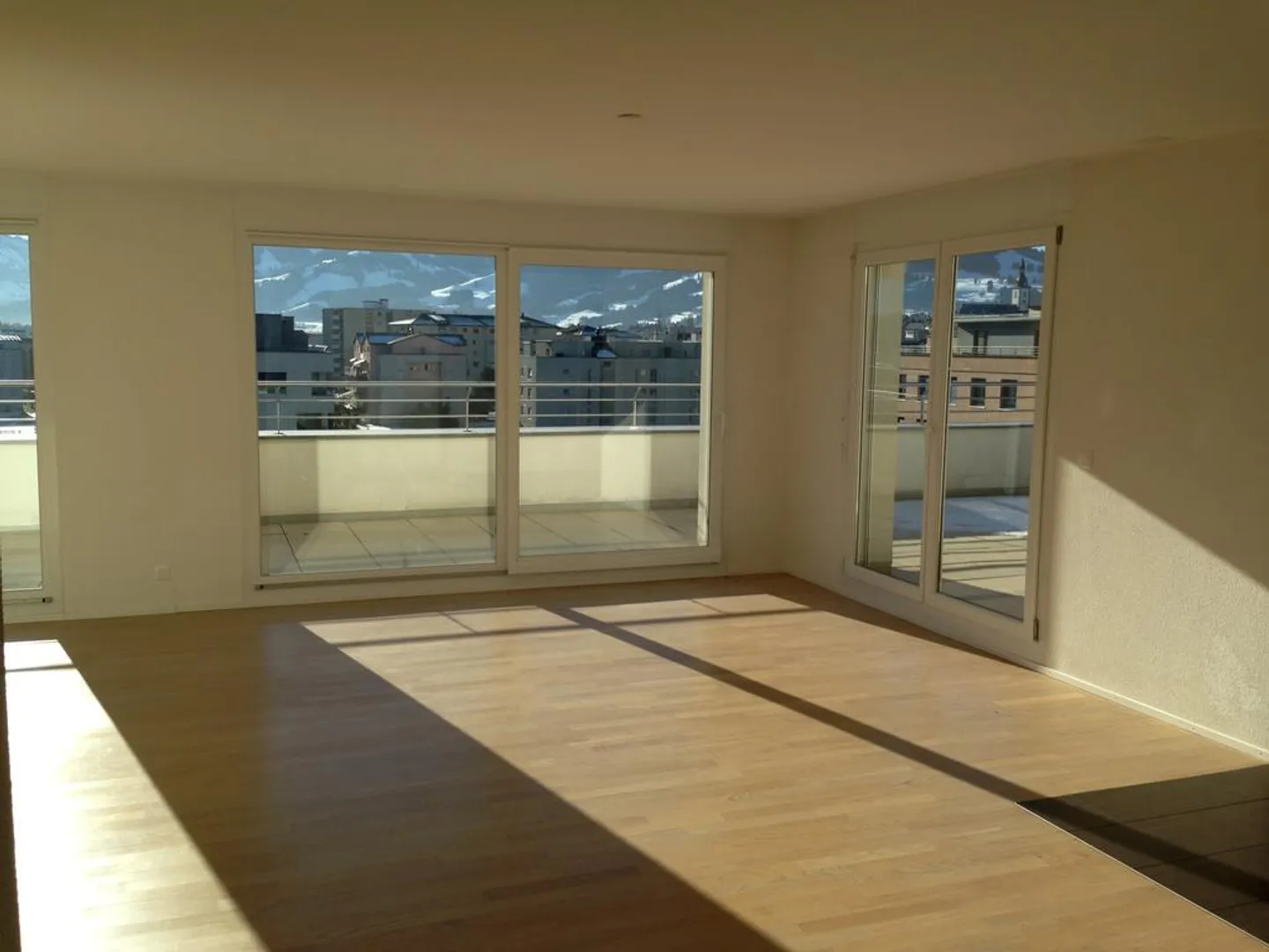 GRANDE TERRAZZA ACCESSIBILE DA TUTTE LE STANZE! - Foto 5 di 8