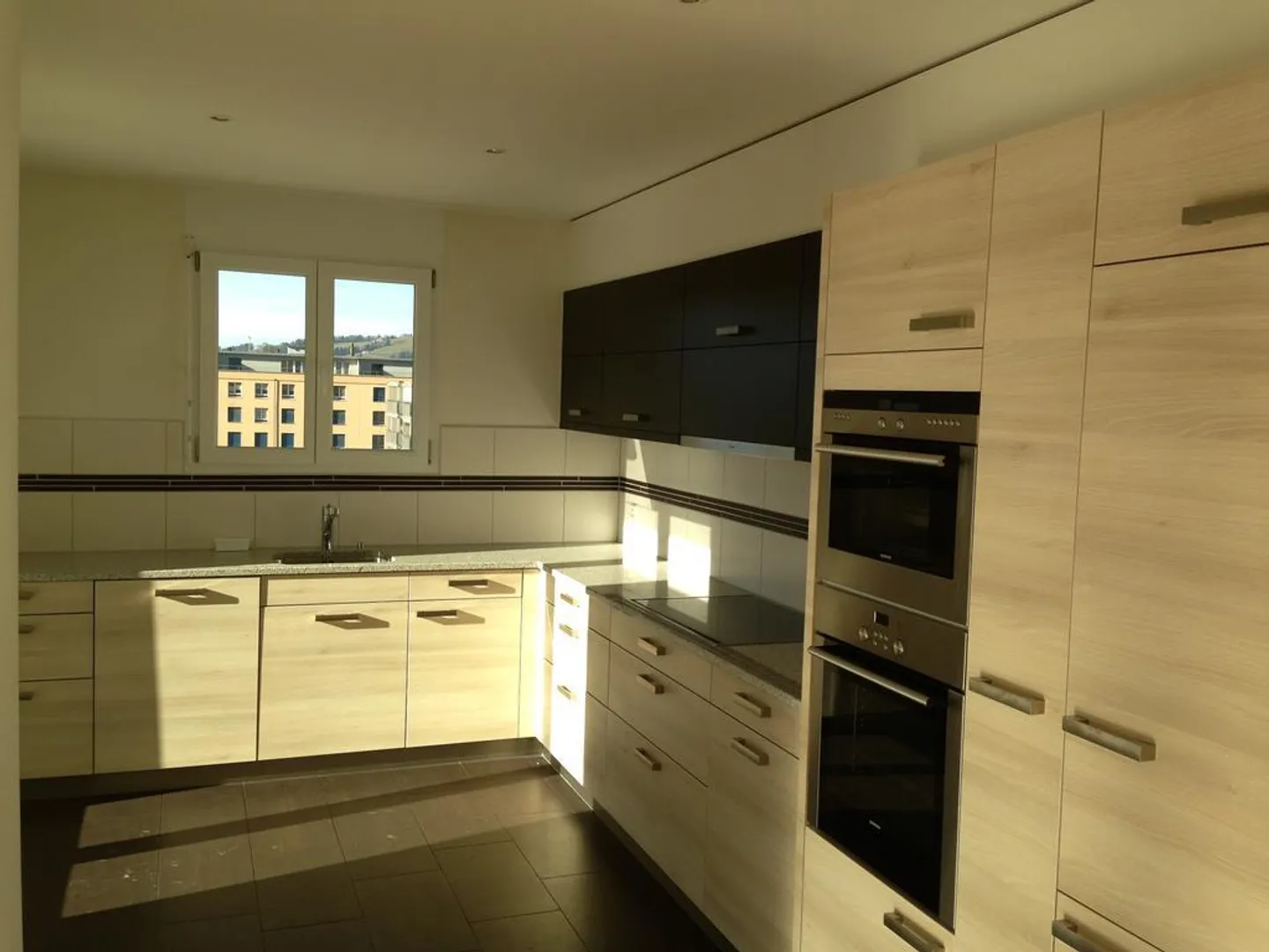 GRANDE TERRAZZA ACCESSIBILE DA TUTTE LE STANZE! - Foto 6 di 8