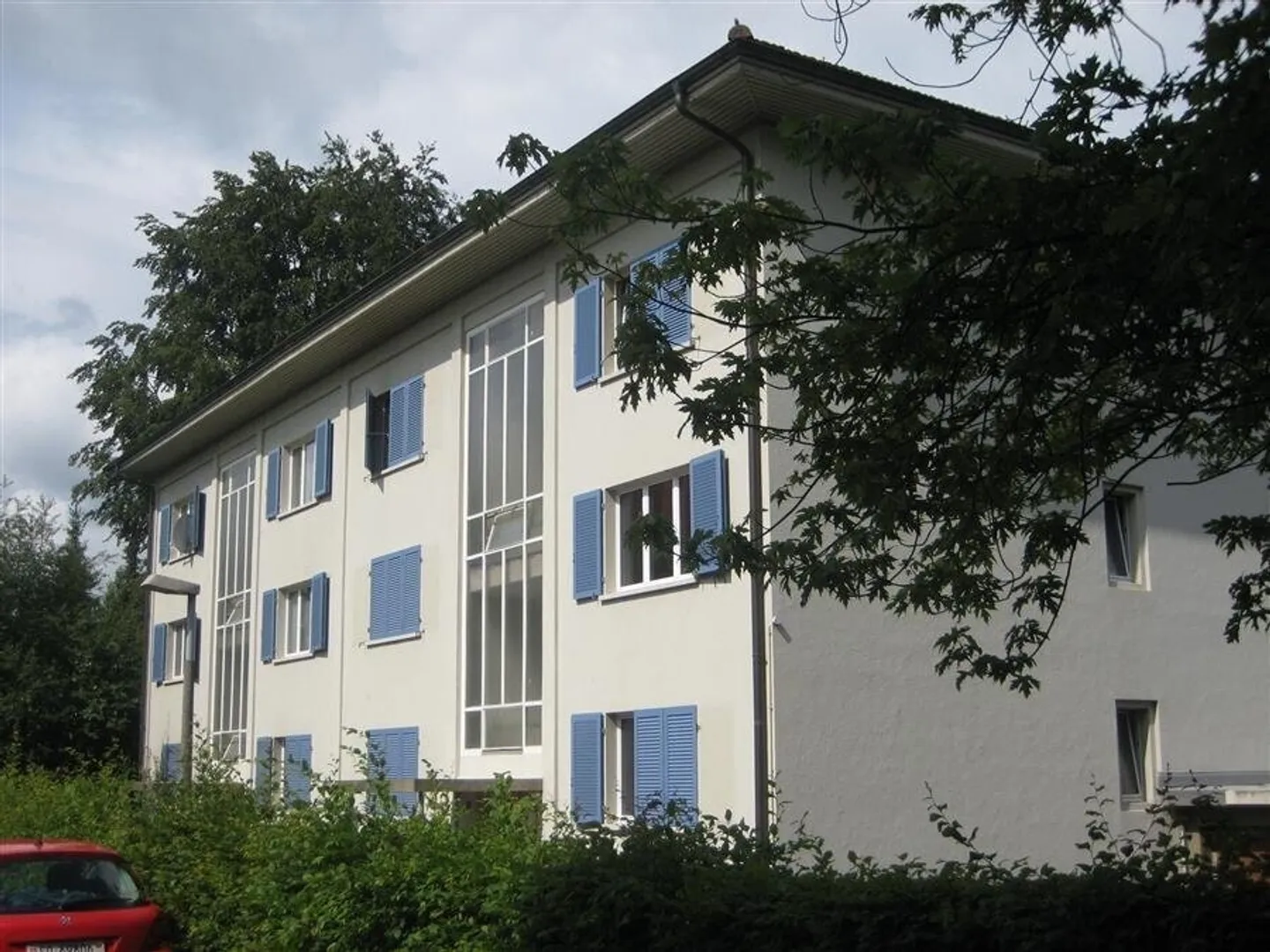 Au cœur de la ville et pourtant dans la verdure - Photo 1 sur 5