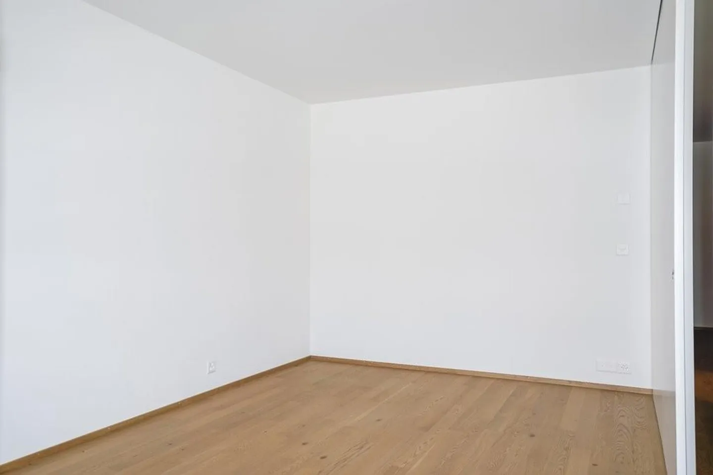 Appartamento luminoso con disposizione moderna - Foto 5 di 8