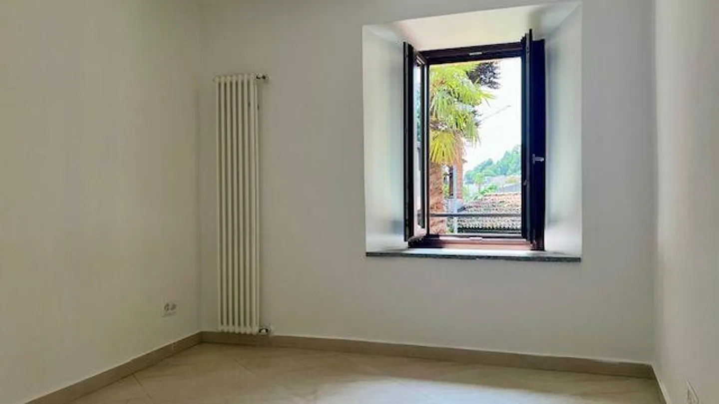 Renoviertes Kernhaus Collina d'Oro im Innenhof - Foto 2 von 18