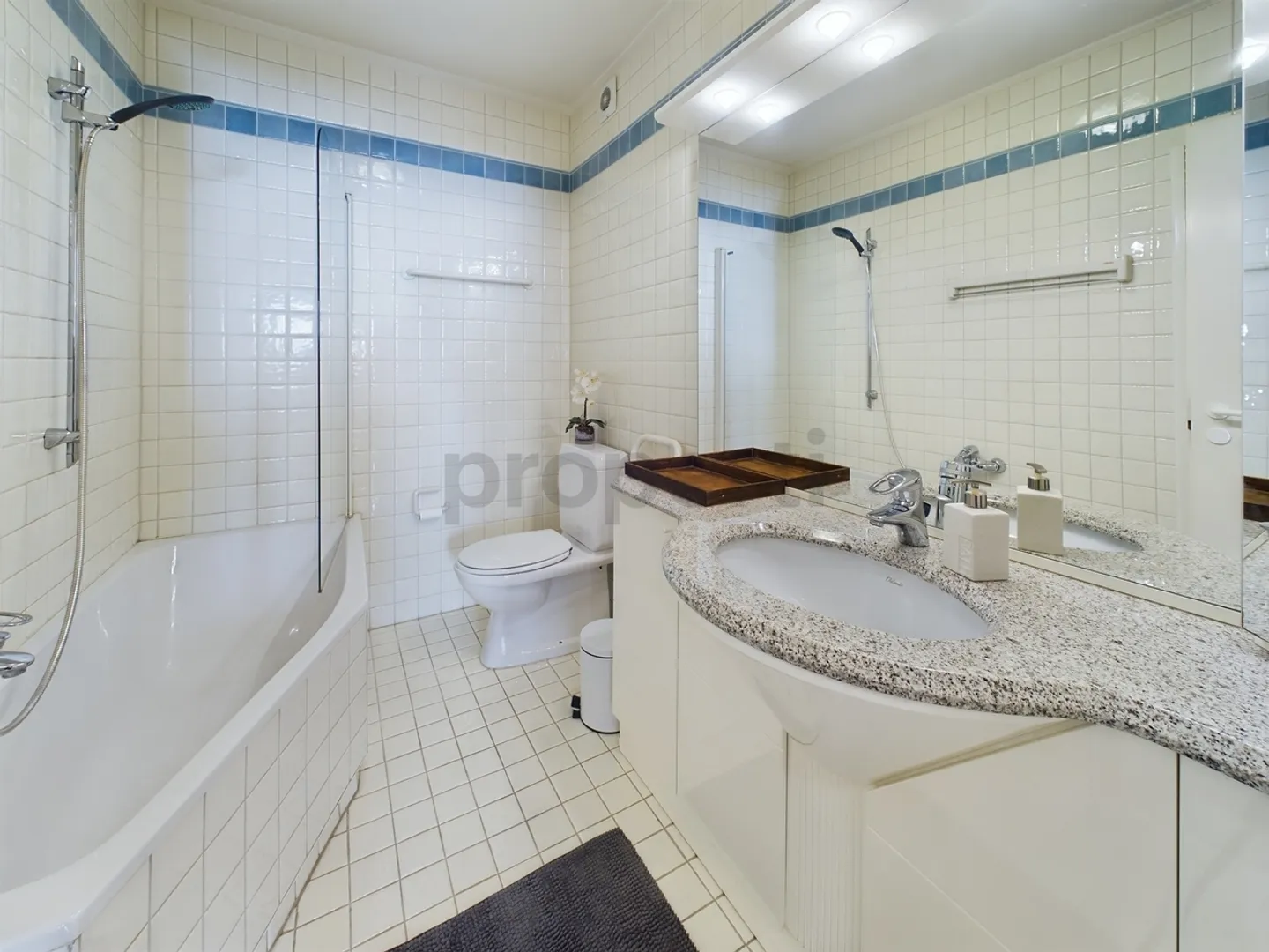 Furnished 2.5-room apartment in Locarno with lake view - Photo 5 of 8