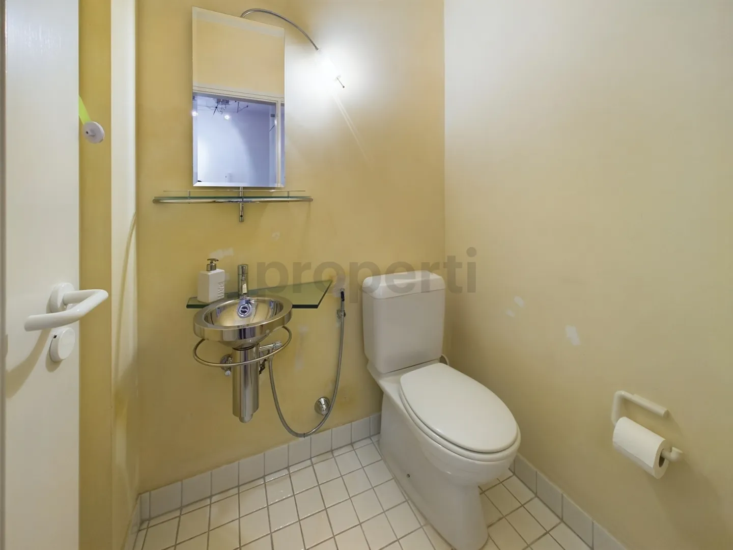 Furnished 2.5-room apartment in Locarno with lake view - Photo 6 of 8