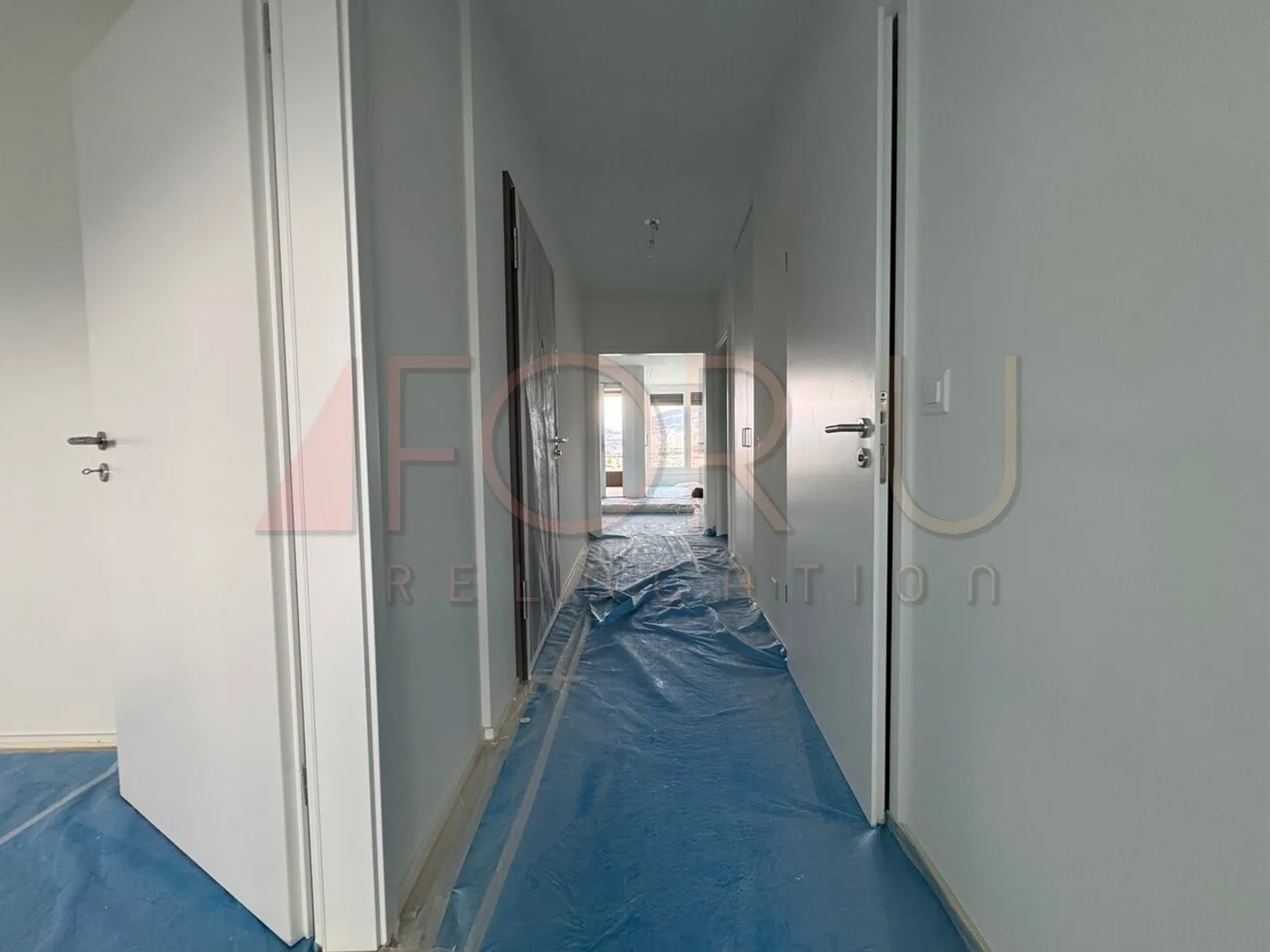 Bellissimo appartamento di 4 stanze nuovo e tranquillo con 2 balconi a Vieusseux - Foto 9 di 12
