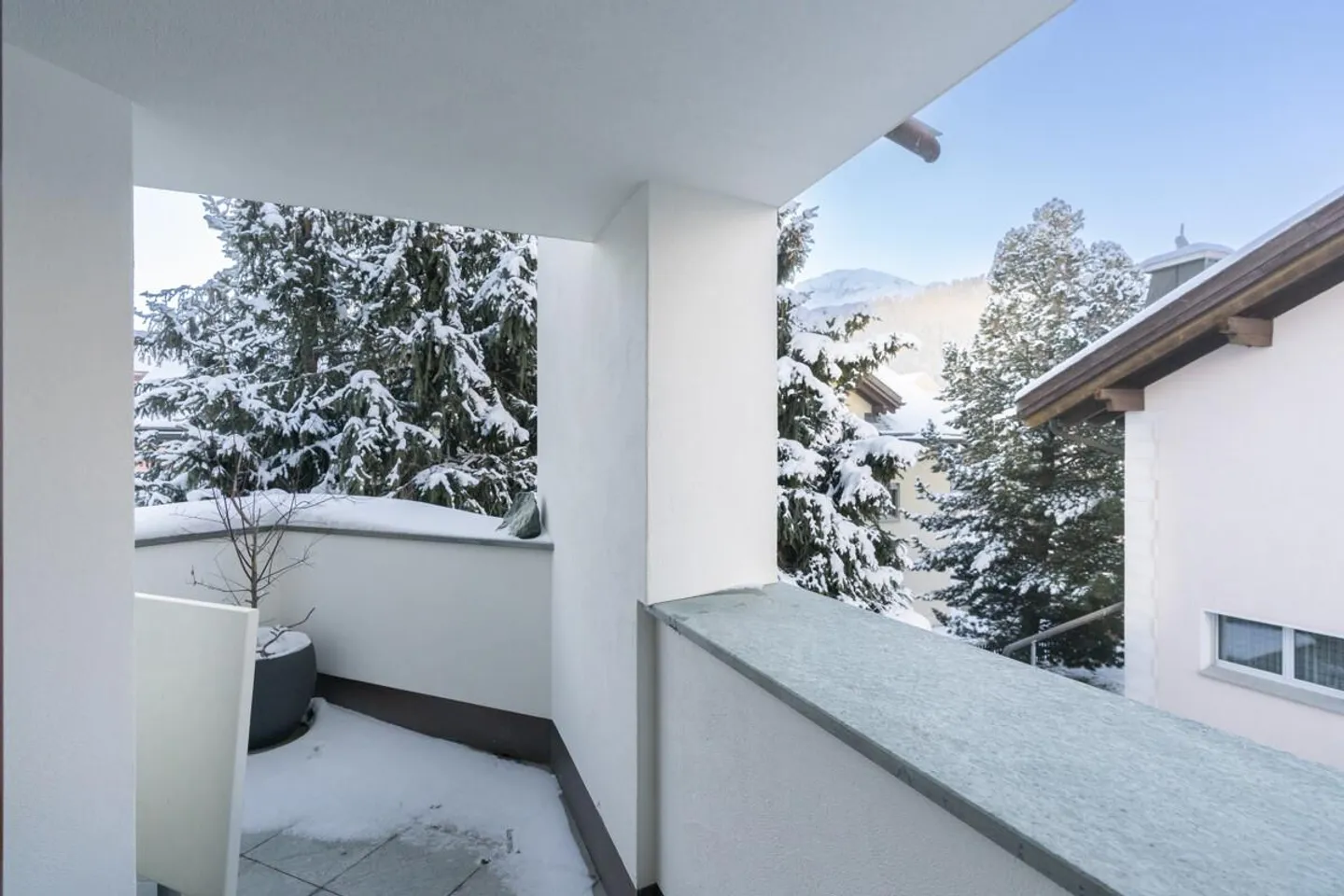 Celerina: Ruhige Ferienwohnung mit Balkon und Nähe zur Natur - Foto 4 von 5