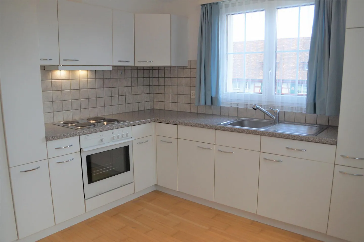 Cozy 1.5-room apartment with large kitchen in a quiet central location - Photo 1 of 10