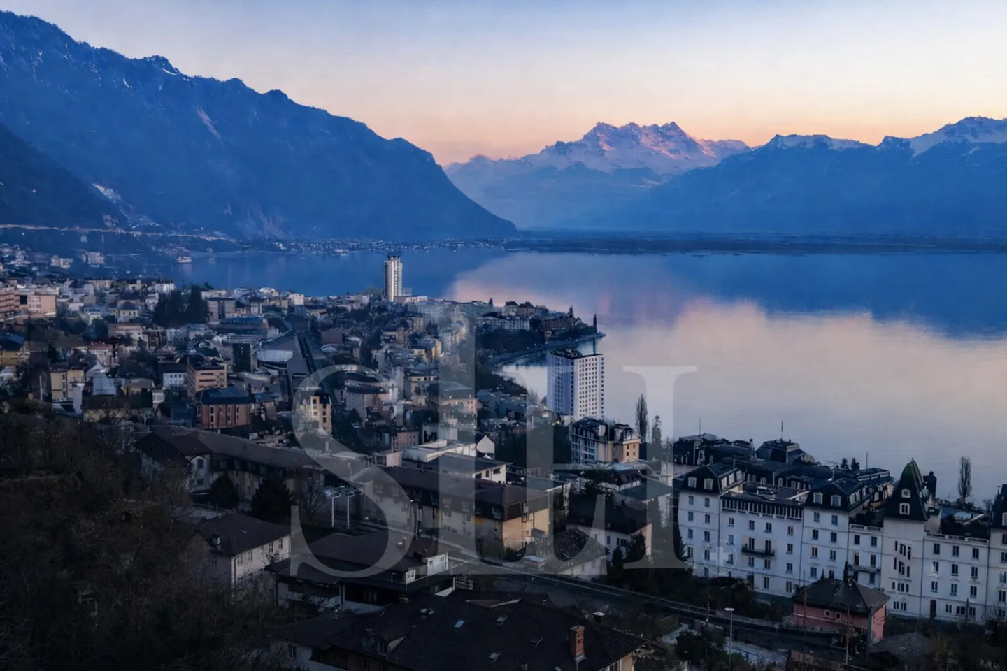 Luxushaus mit Panoramablick – 3 Wohnungen - Foto 1 von 5