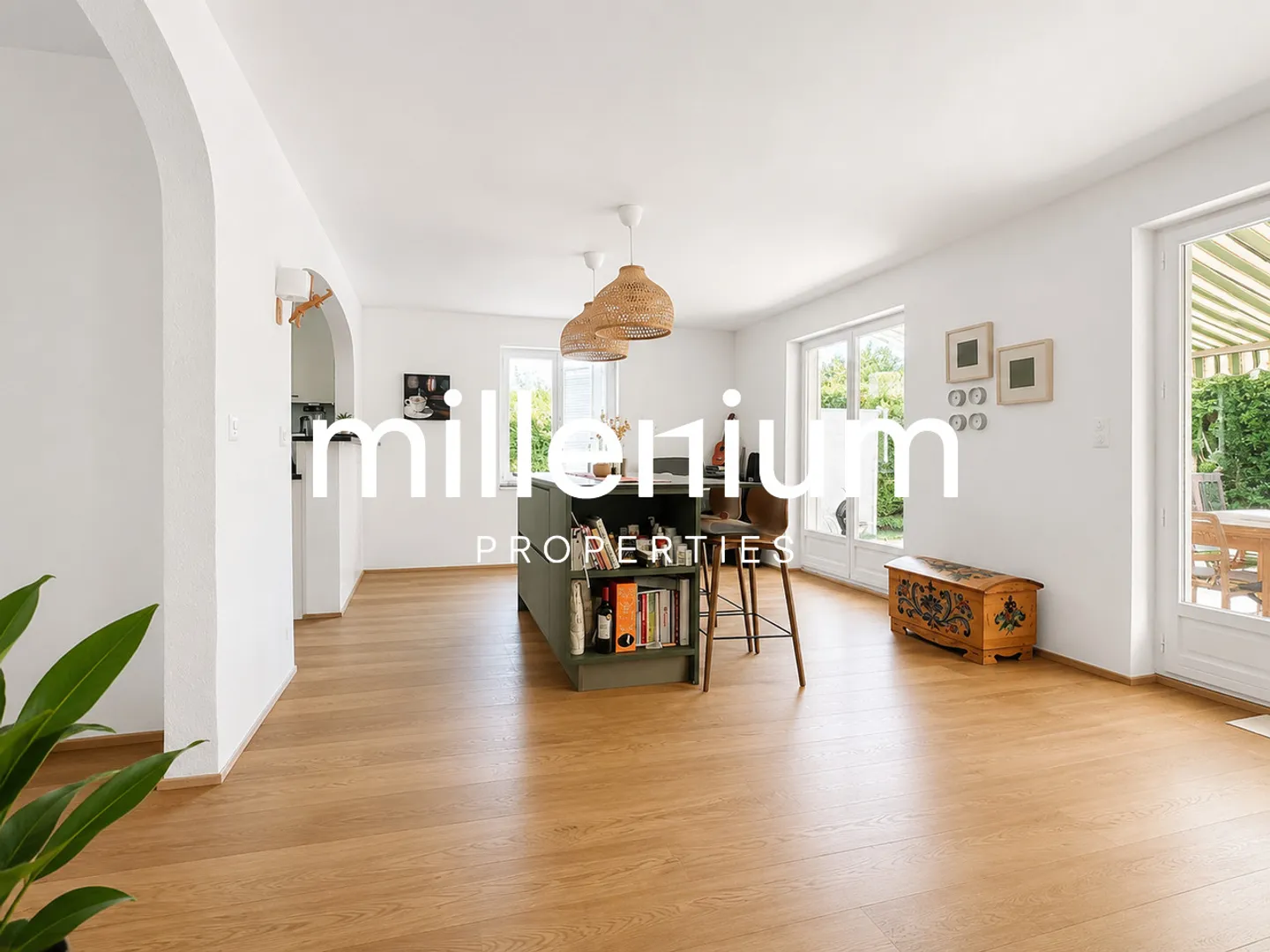 Charming Duplex with Garden & Pool - Photo 4 of 15