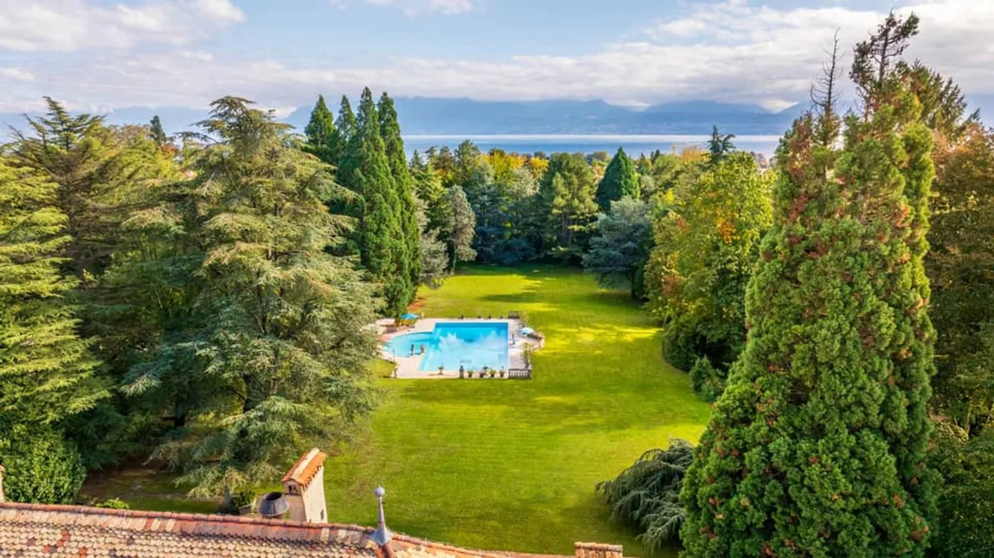 Château Vert Clos: Magnifica proprietà in un contesto verde - Foto 6 di 7
