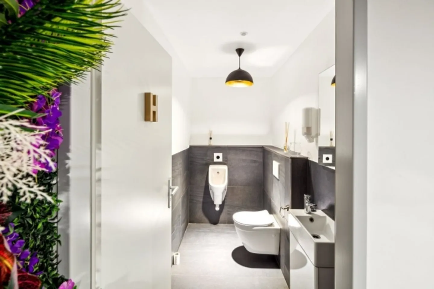 Espace commercial attrayant dans un emplacement central - Photo 1 sur 10